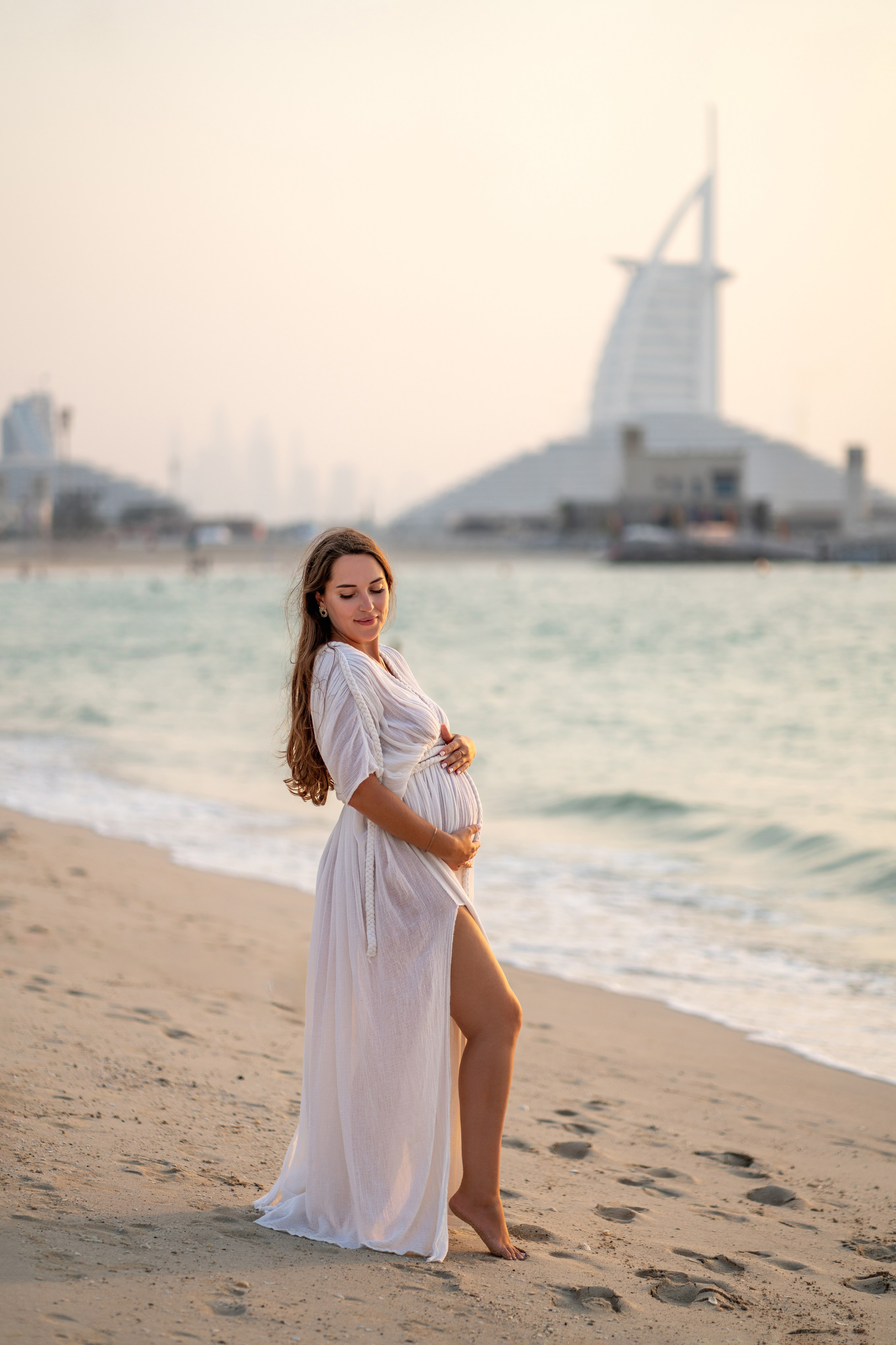 Golden hour, growing love. Angela Iakovleva — Family Photographer in Dubai