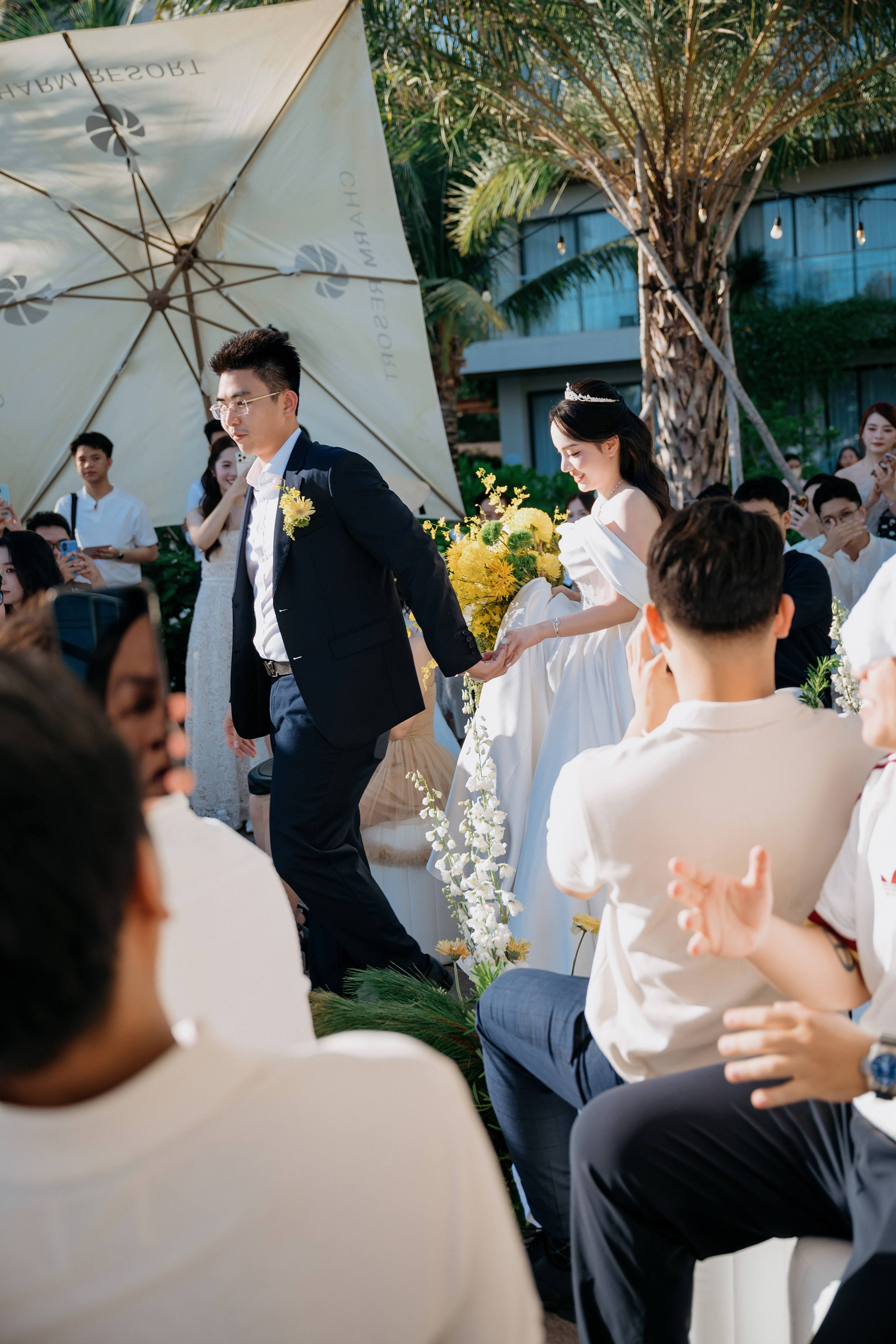 DUC HOANG & HUONG ANH / The Vows. Saigon Wedding Present | Art Beyond Moments
