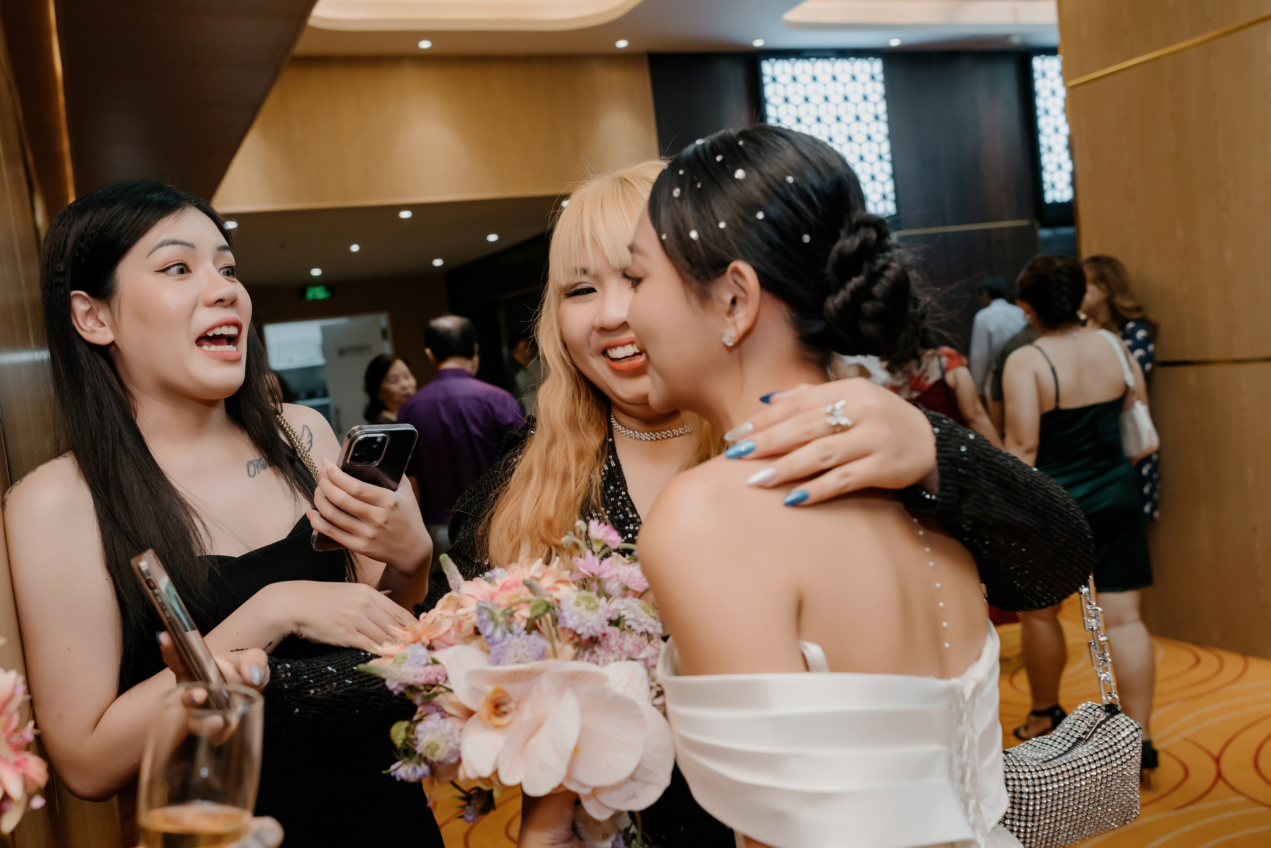 KHANG & QUYEN / Lavela Hotel. Saigon Wedding Present | Art Beyond Moments