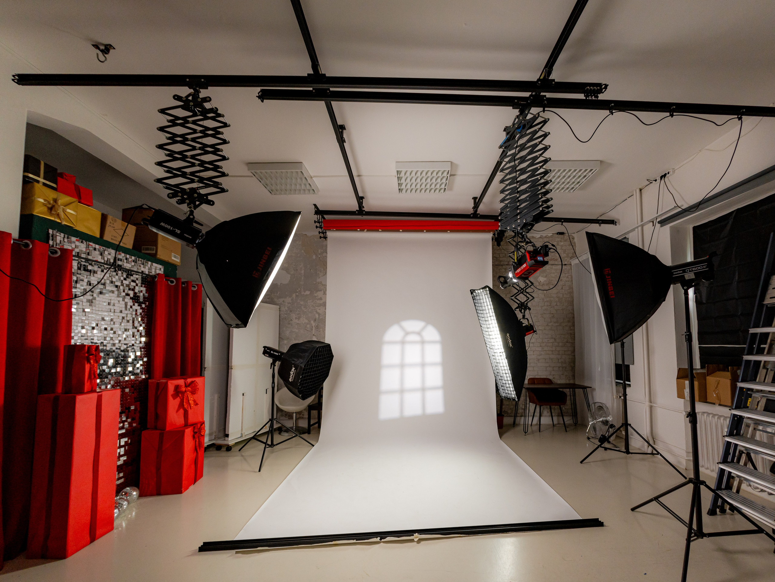 Aktuelle Standorte. Leon Fotostudio Hamburg