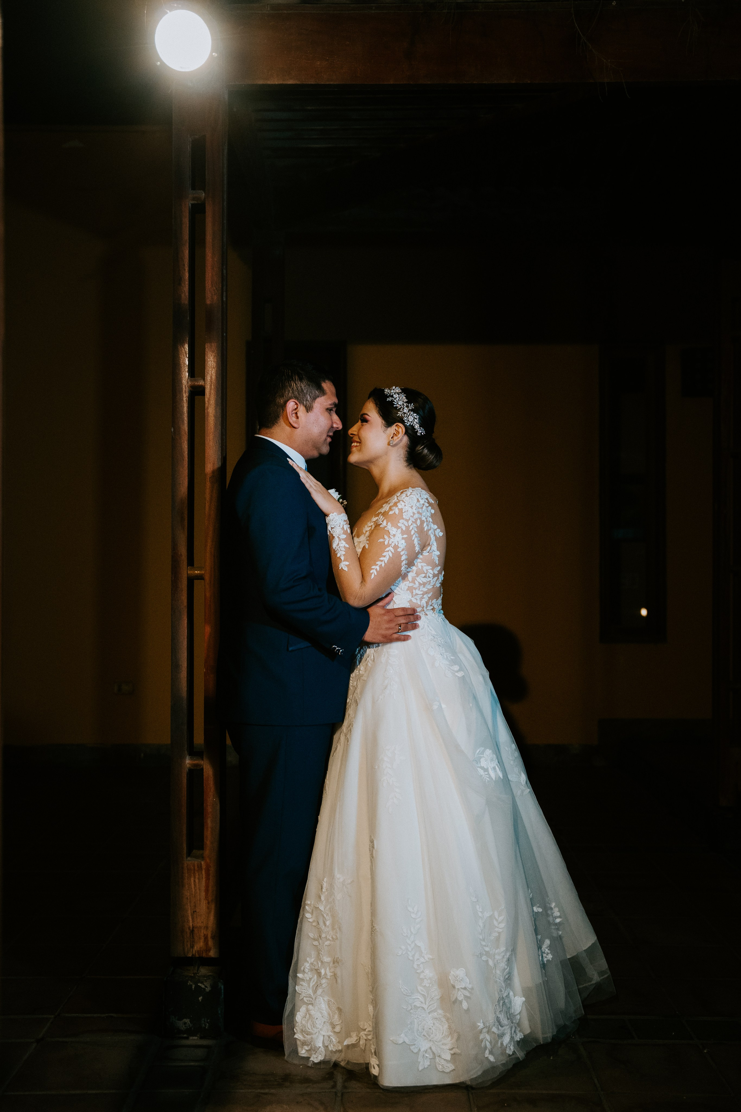 Un vistazo de un día especial. Fotógrafo de Bodas en Lima | Ronhy Altamirano. Fotografía narrativa y cinematográfica para bodas, quinceañeras y eventos exclusivos