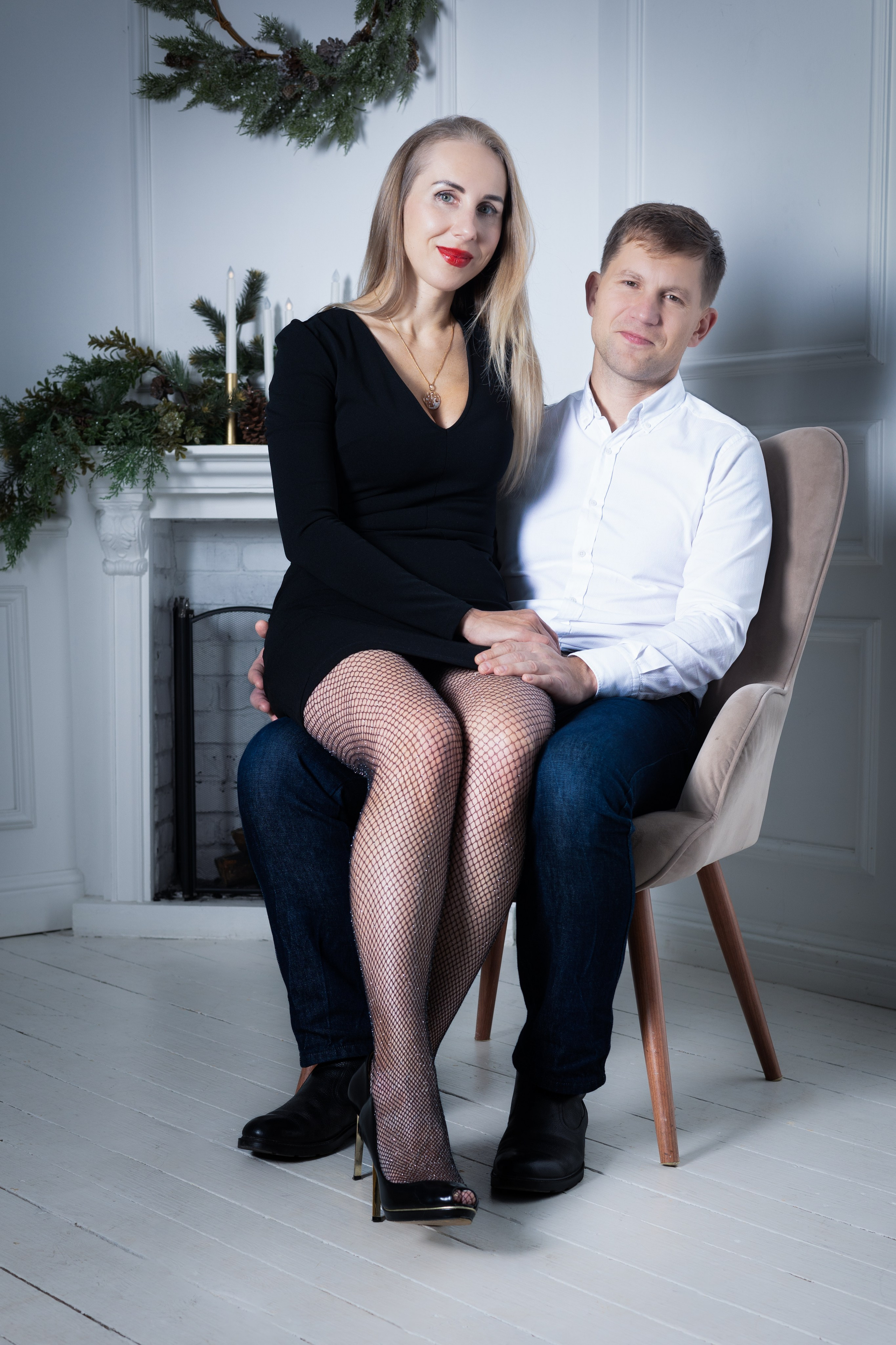 Ziemassvētku fotosesija. Portretu fotosesija Rīgā| Biznesa portretu foto | Korporatīvās un darbinieku fotosesijas | Pasākumu fotogrāfs | Produktu fotogrāfs