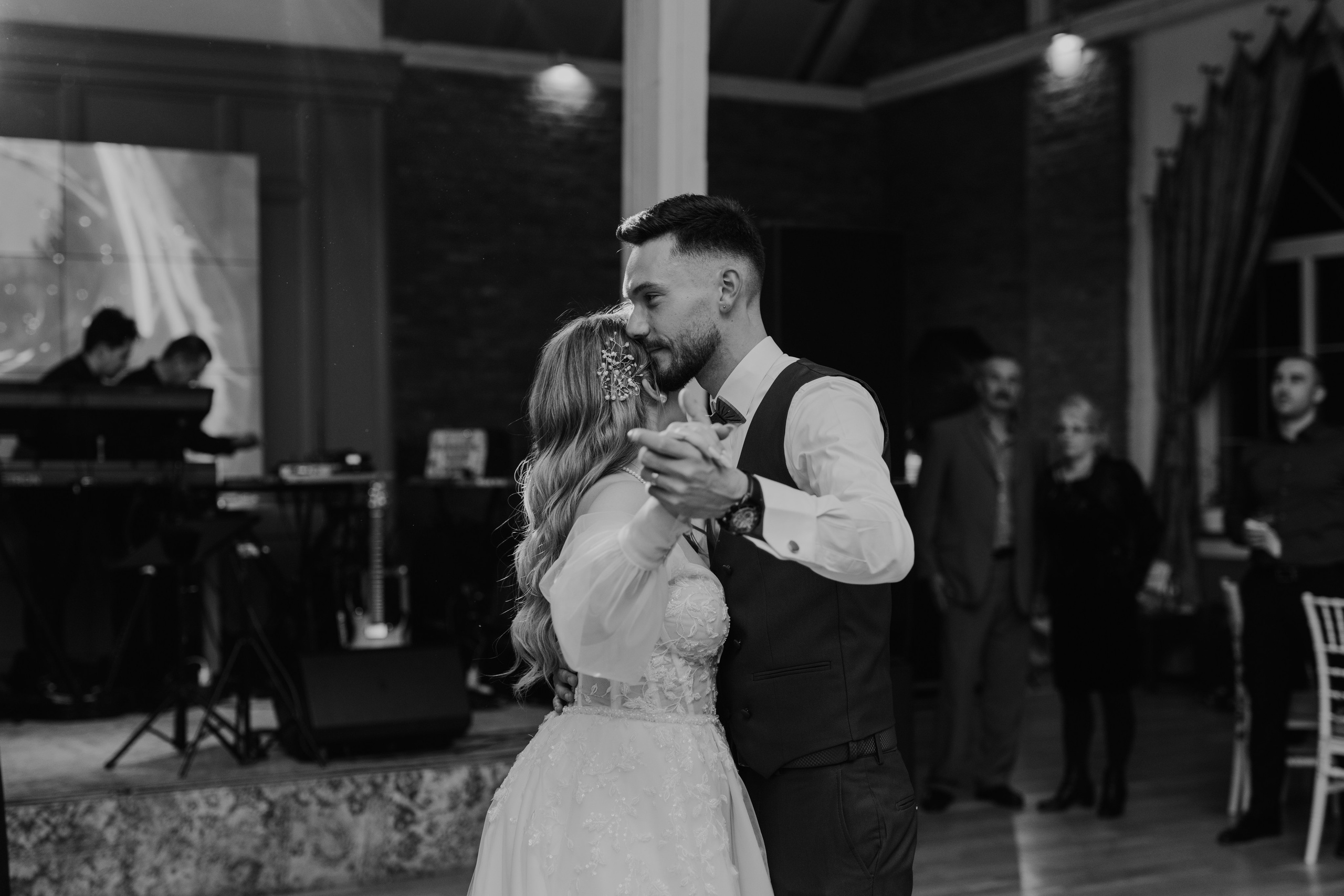 Nicoleta & Lucian. Main