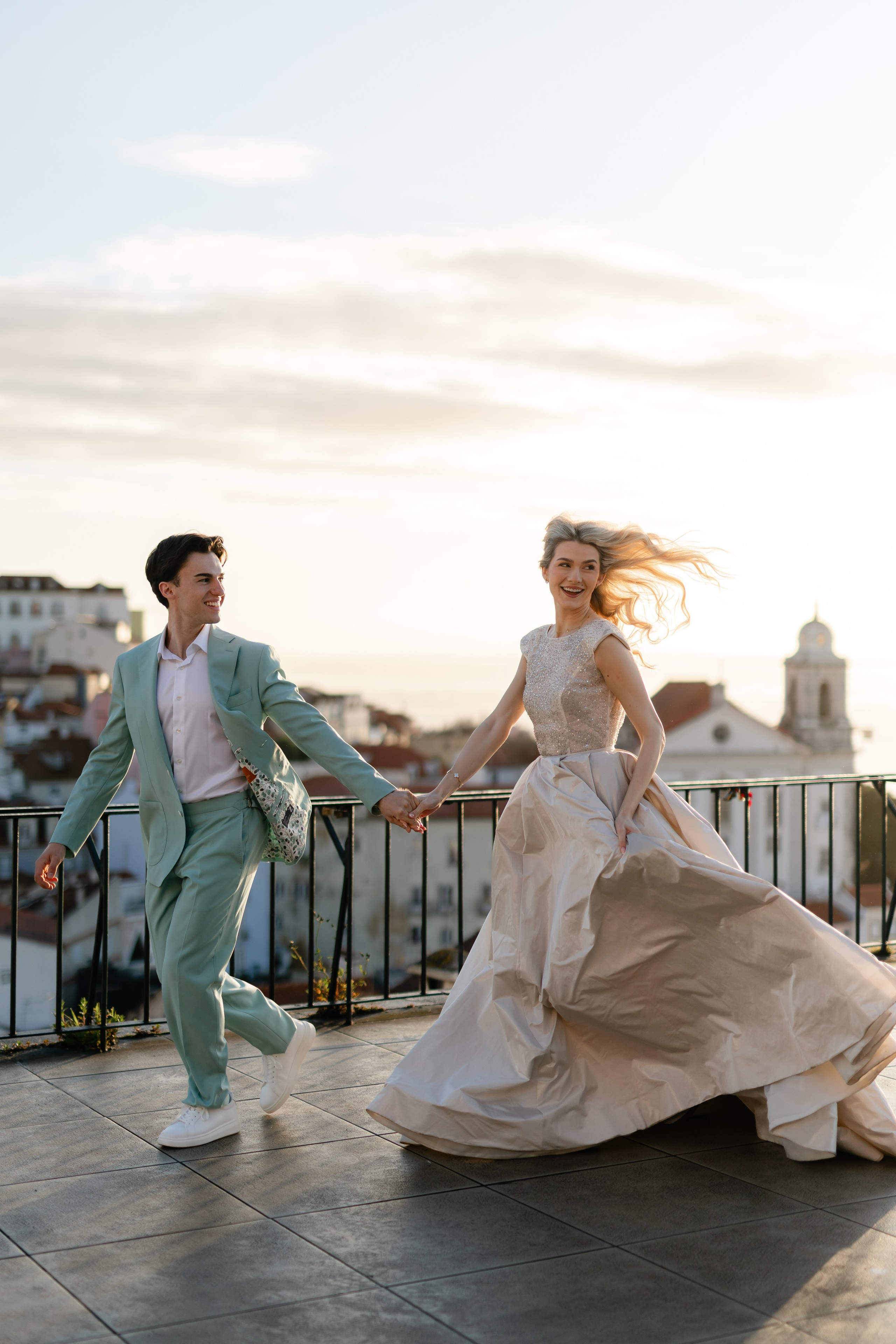 Vivien & Razvan. Main