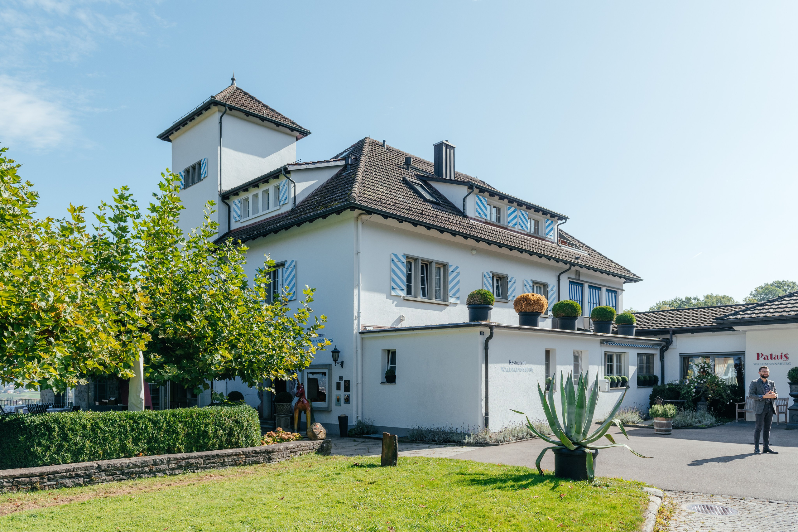FLORENCE & JAMAL Dübendorf, Switzerland. I am Elena Altendorfer. Wedding photographer in Zurich and Switzerland