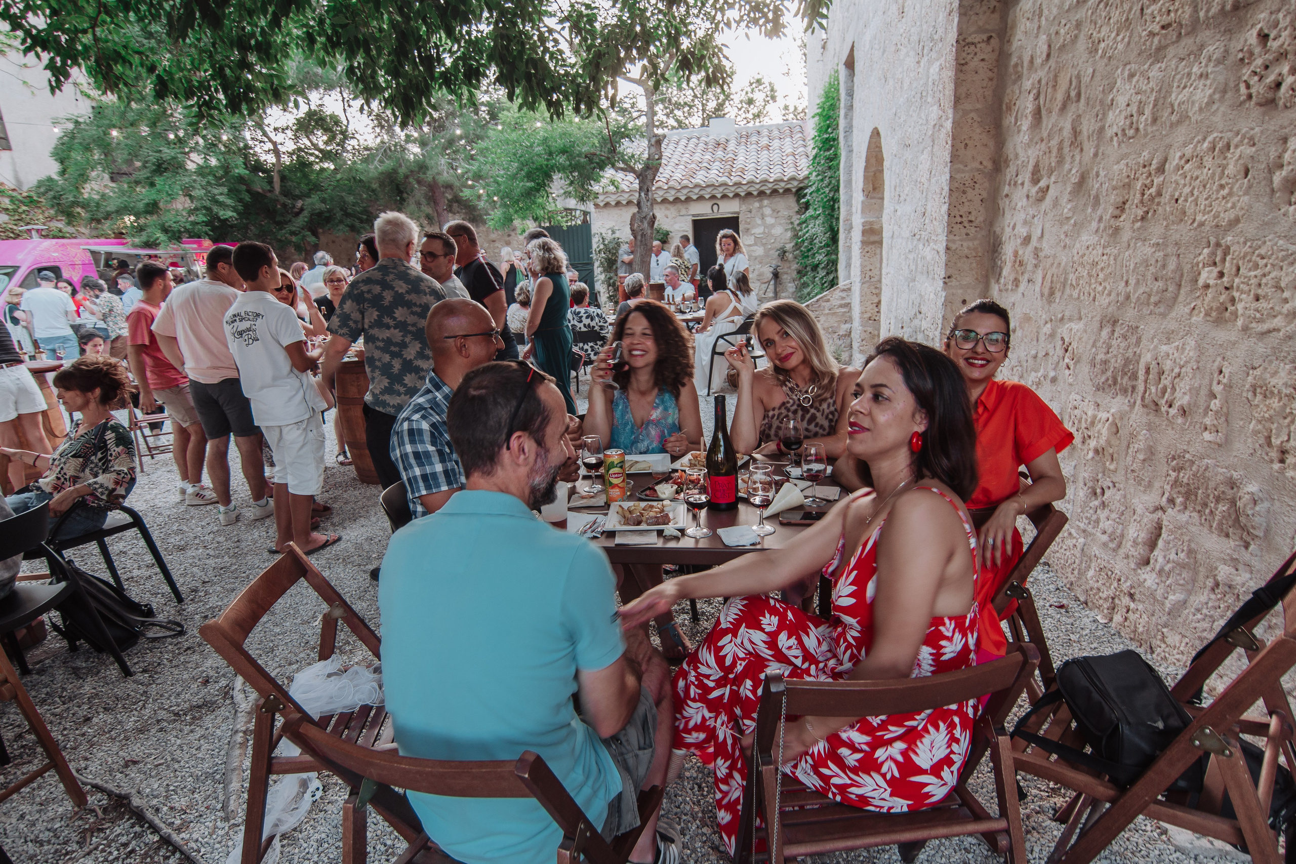Reportage de fête au Château Prat de Cest. Professional Photographer in France | Poitiers, Tours & Châtellerault | Portrait, Family, Corporate & Wedding Photography
