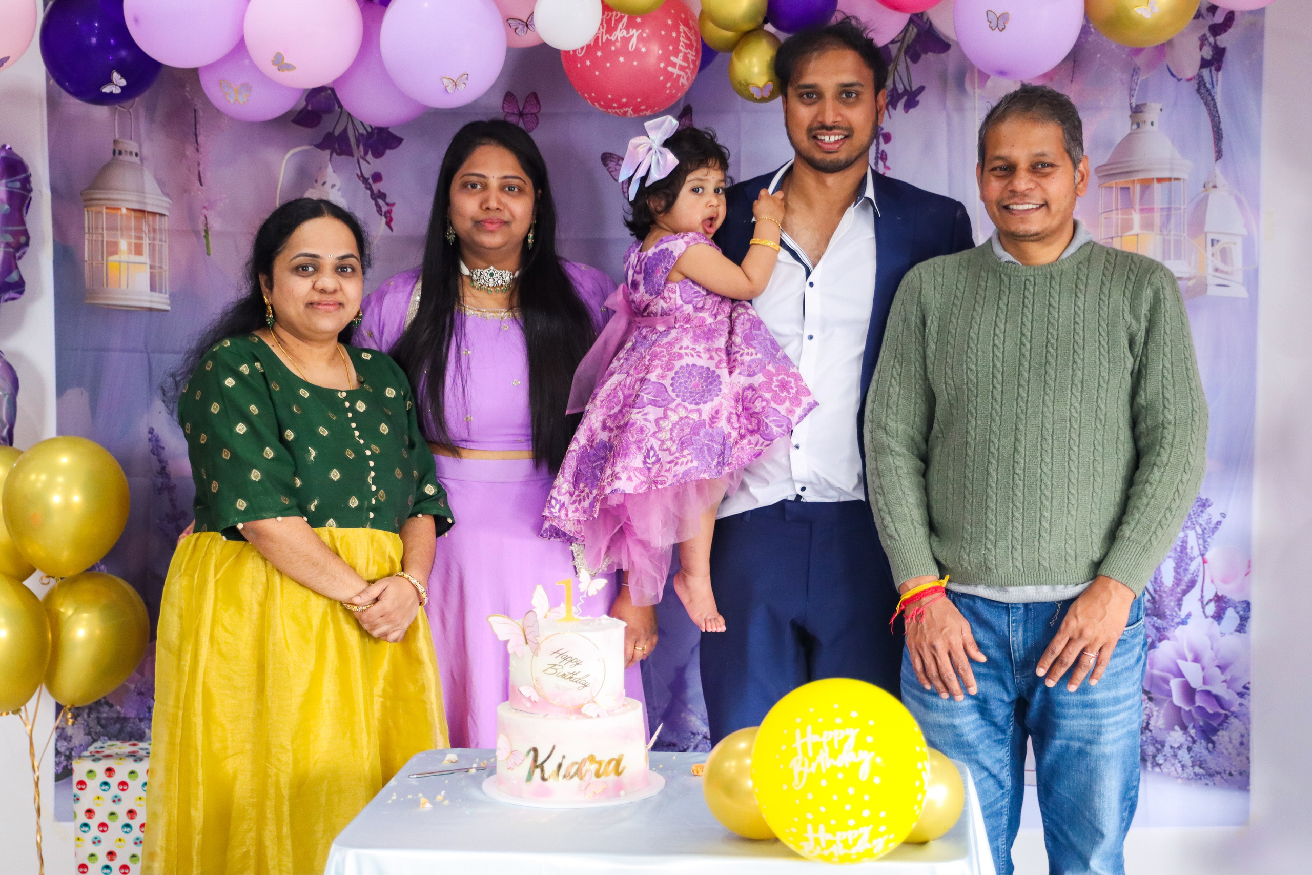 1st Birthday. MHCreative is family-oriented photographer based in SYDNEY