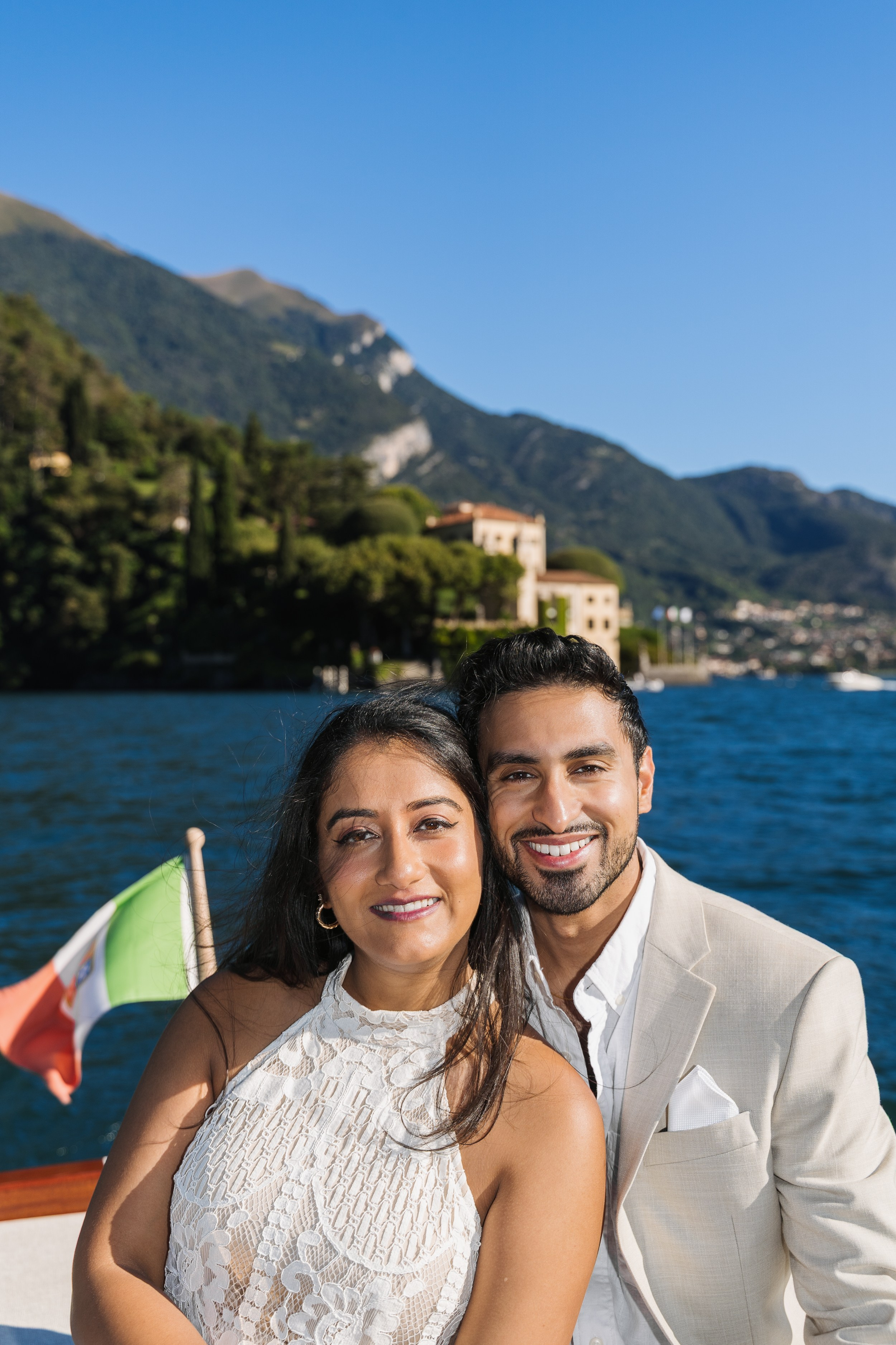 Boat Tour Anniversary in Lake Como. Proposal Photographer in Lake Como