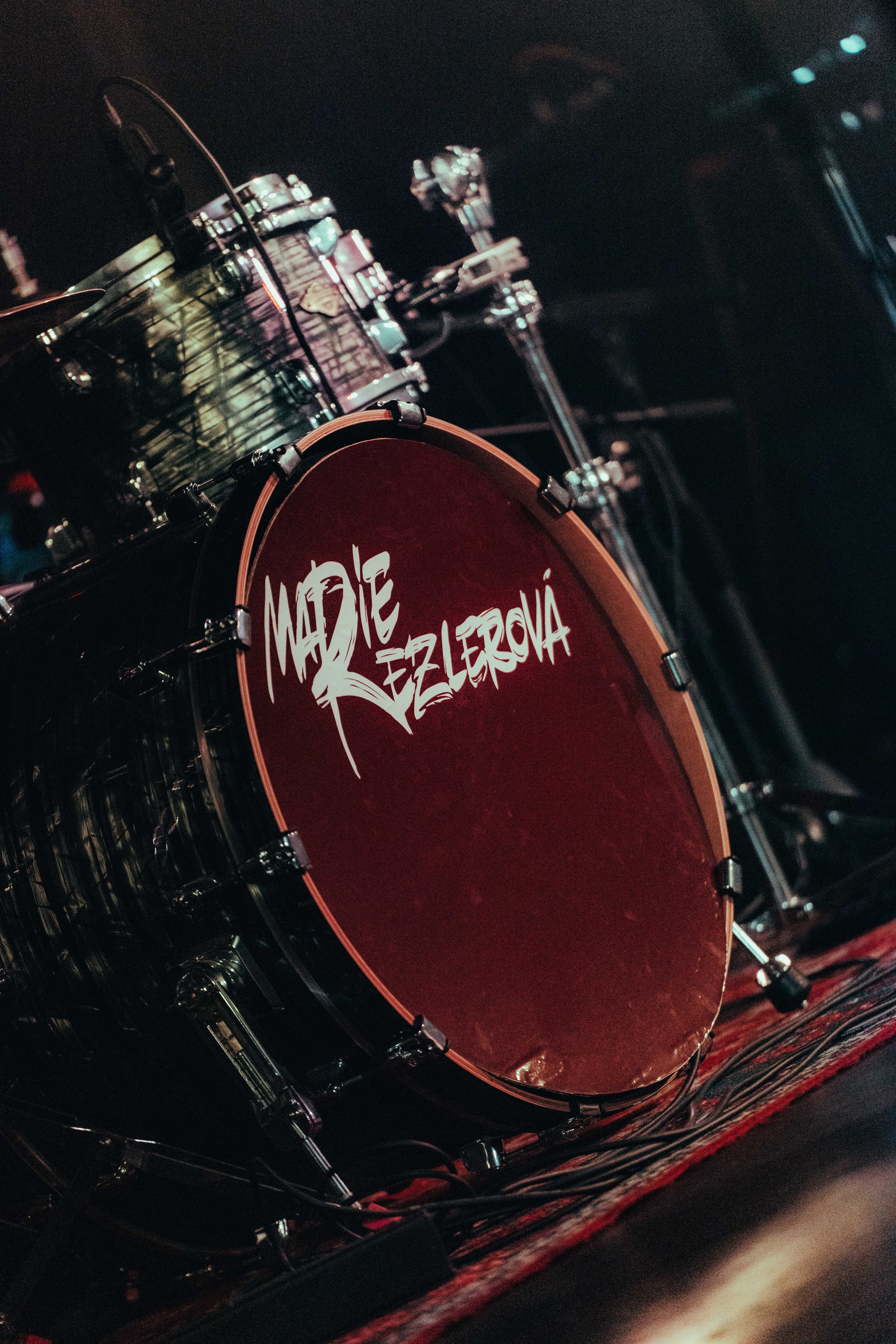 Marie Rezlerova. Rock Cafe. Concert and portrait photographer in Prague