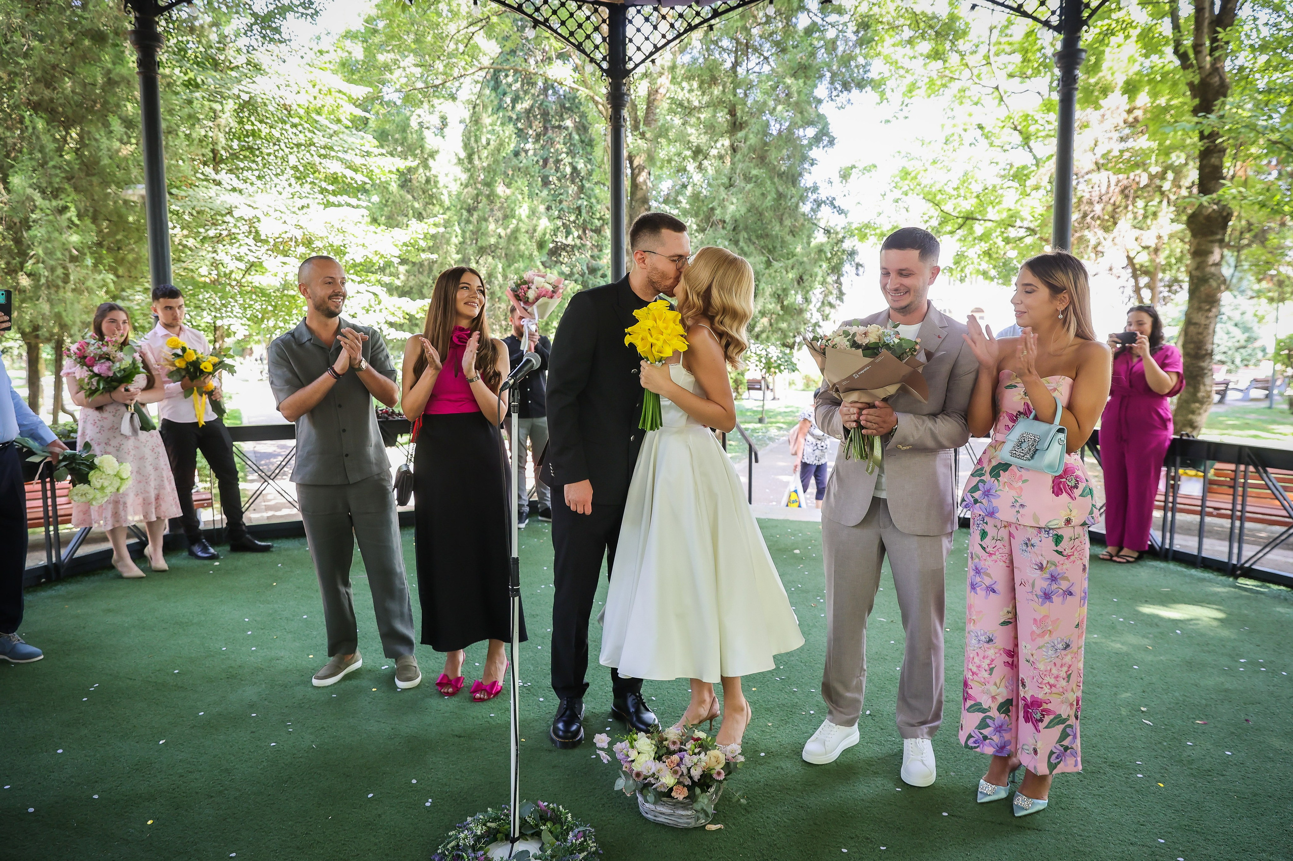 Bianca & Daniel — o nuntă de vară în Cluj, între natură și eleganță. Rares Bucur is a professional wedding photographer based in Cluj-Napoca, Romania, specializing in wedding photography