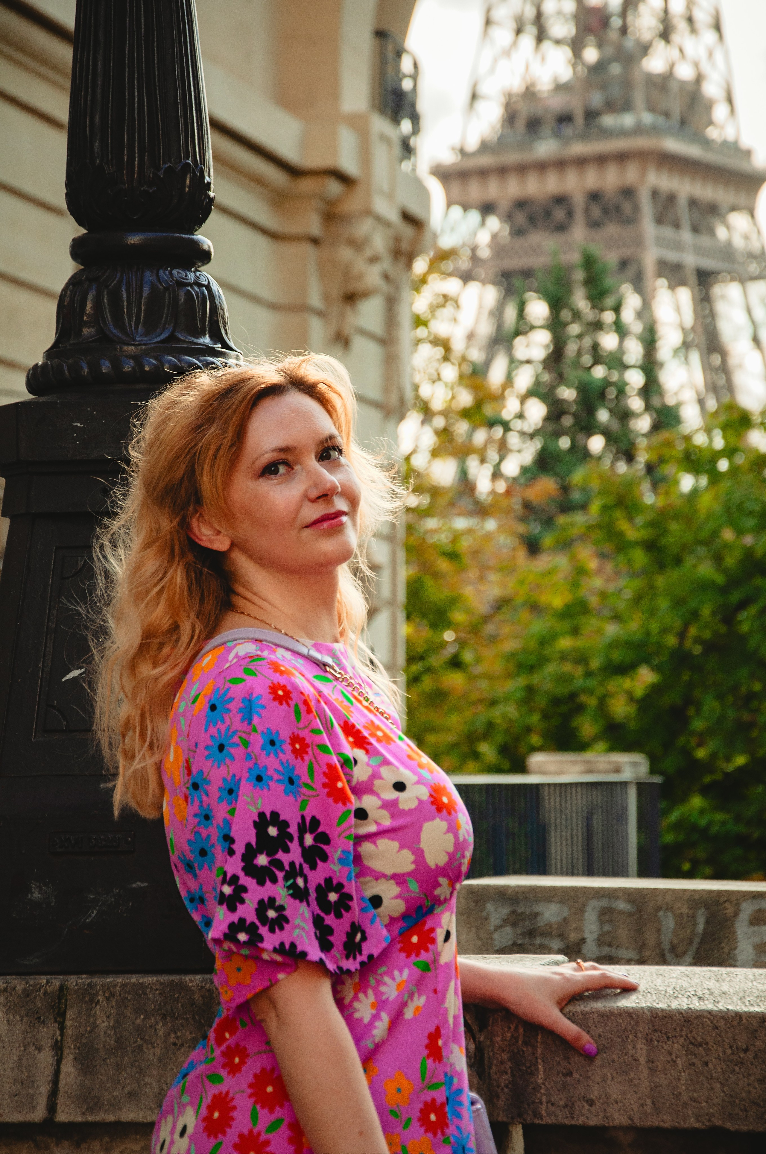 Summer photoshoot at the Eiffel Tower. Paris photographer — Polina Osipova