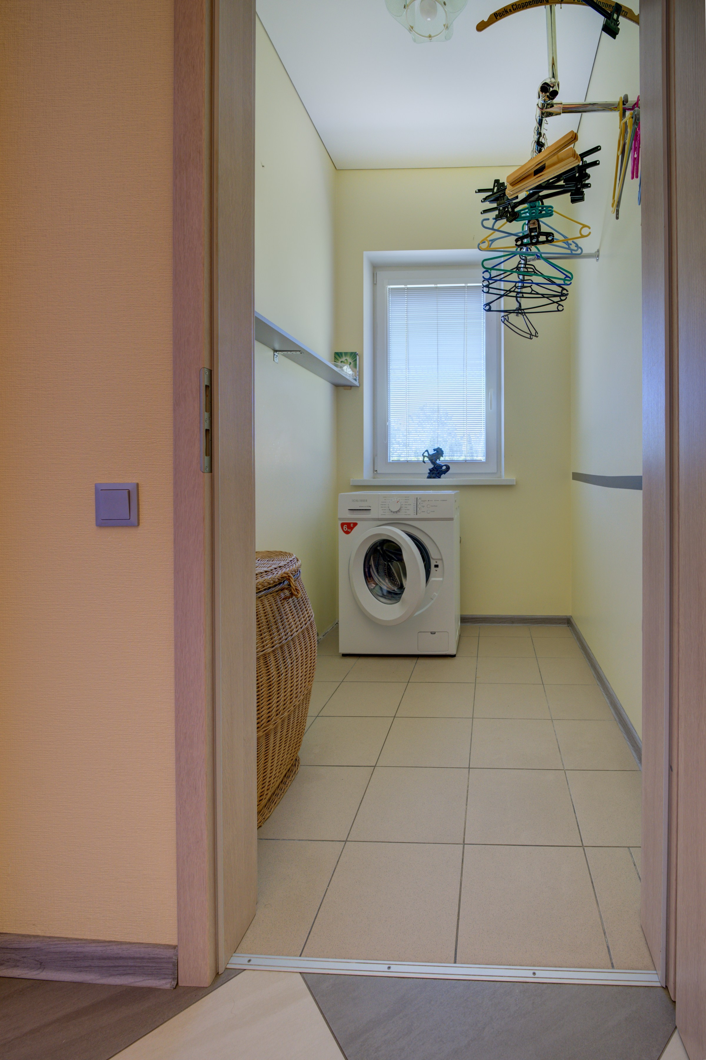 Žudiškių k. Ežero g. 70, Rešes sen. Elina Sapiega fotografė Vilniuje