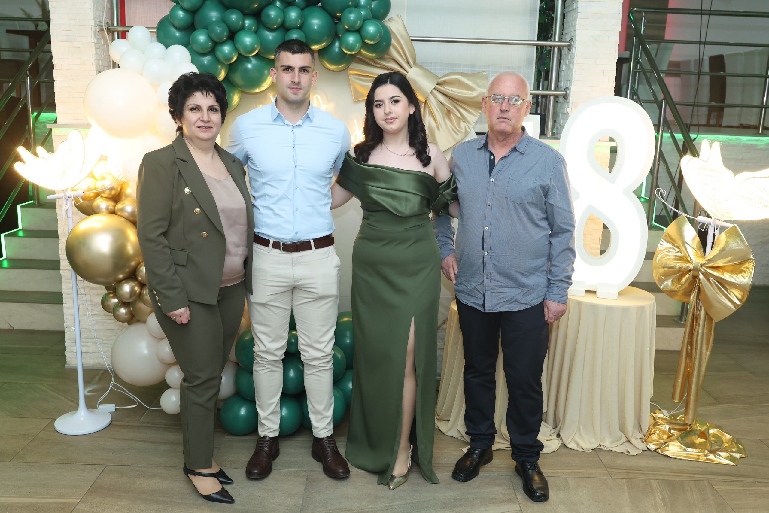 Sarin 18ti rođendan. Foto Simic Jagodina