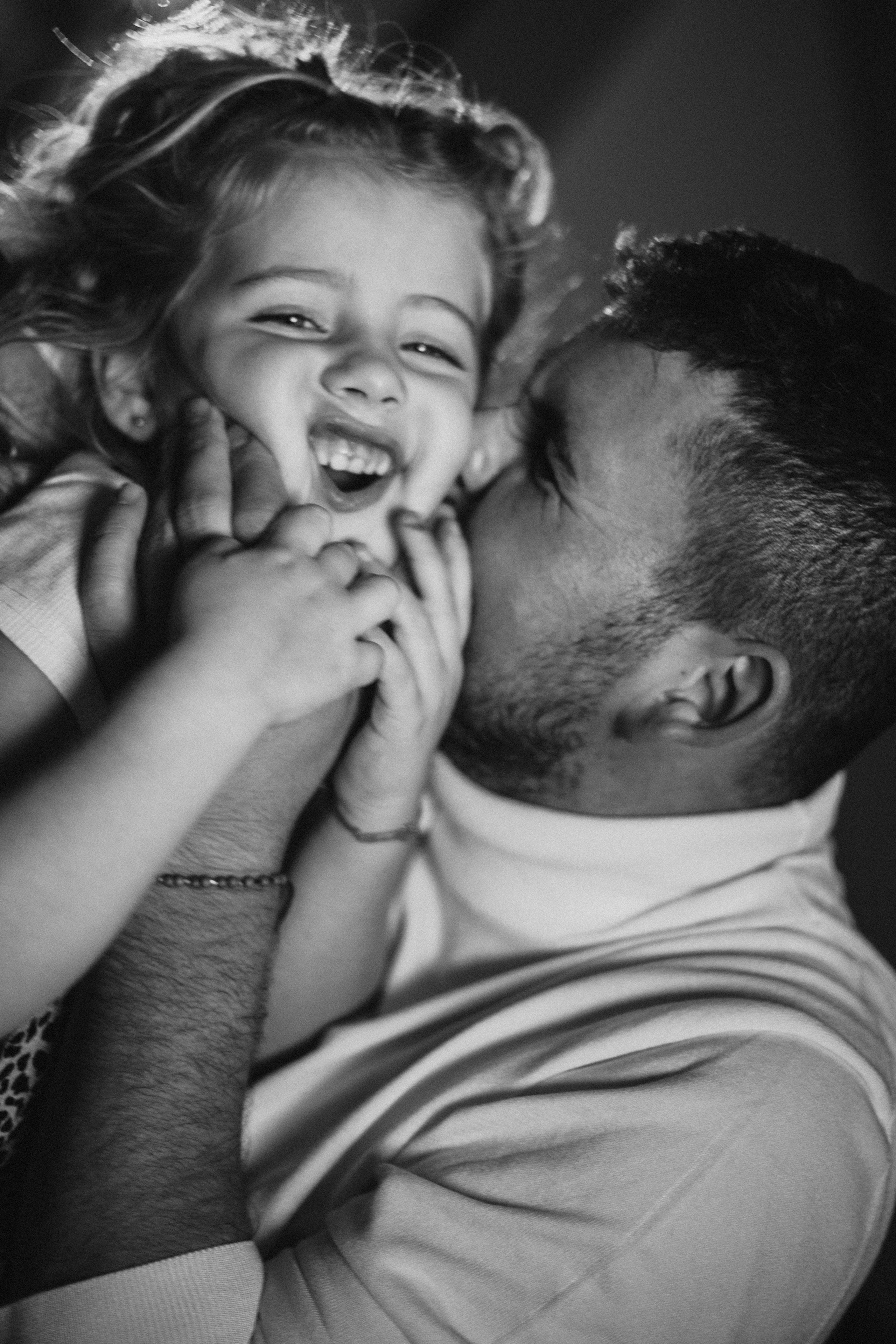 Ședințe foto de familie în Oradea realizate de Katsiaryna Ciortan. Fotograf de familie în Oradea Katsiaryna Ciortan