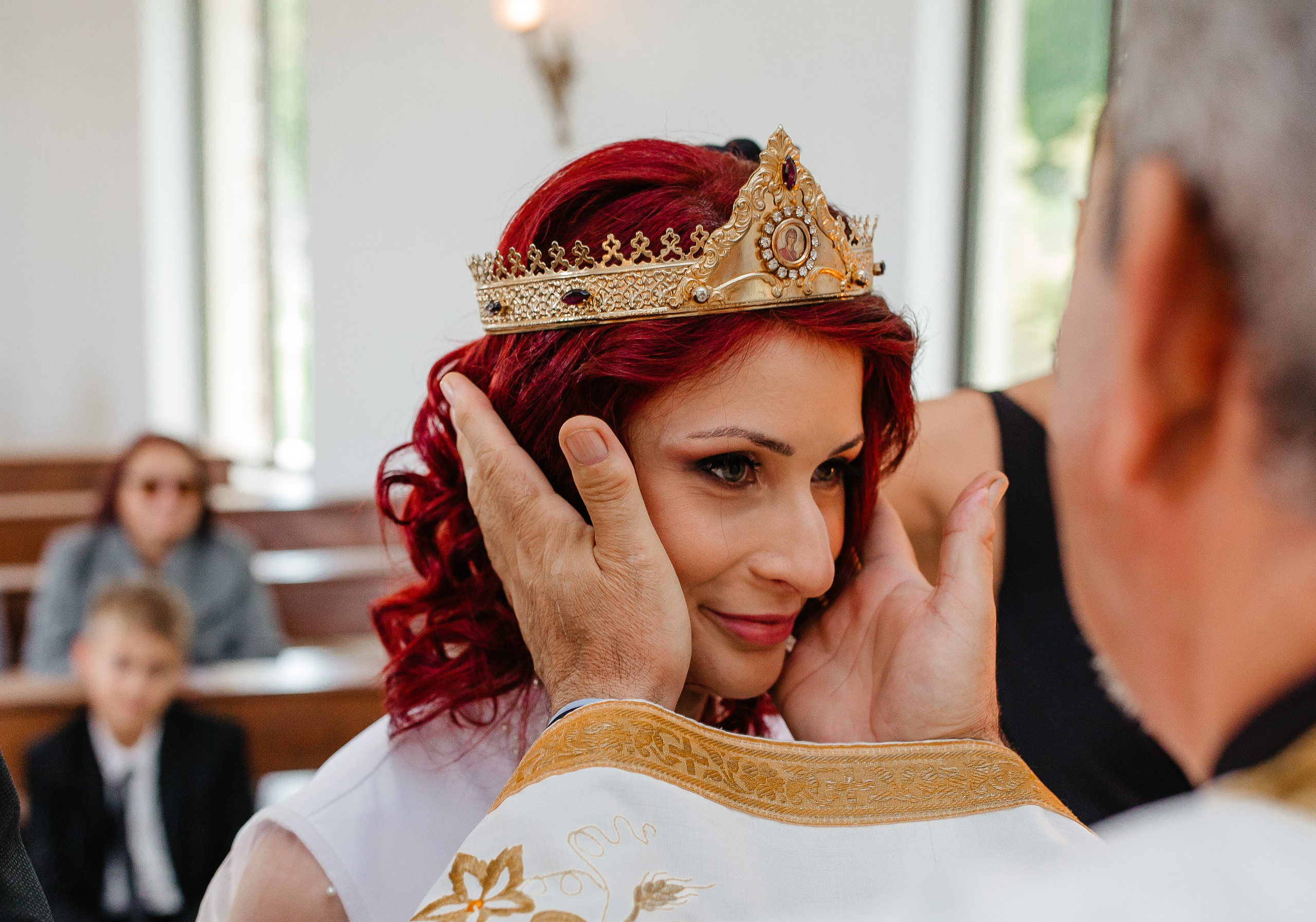 Nunta Elena & Tudor — Fotografie de nuntă în stil natural și elegant. Rares Bucur is a professional wedding photographer based in Cluj-Napoca, Romania, specializing in wedding photography