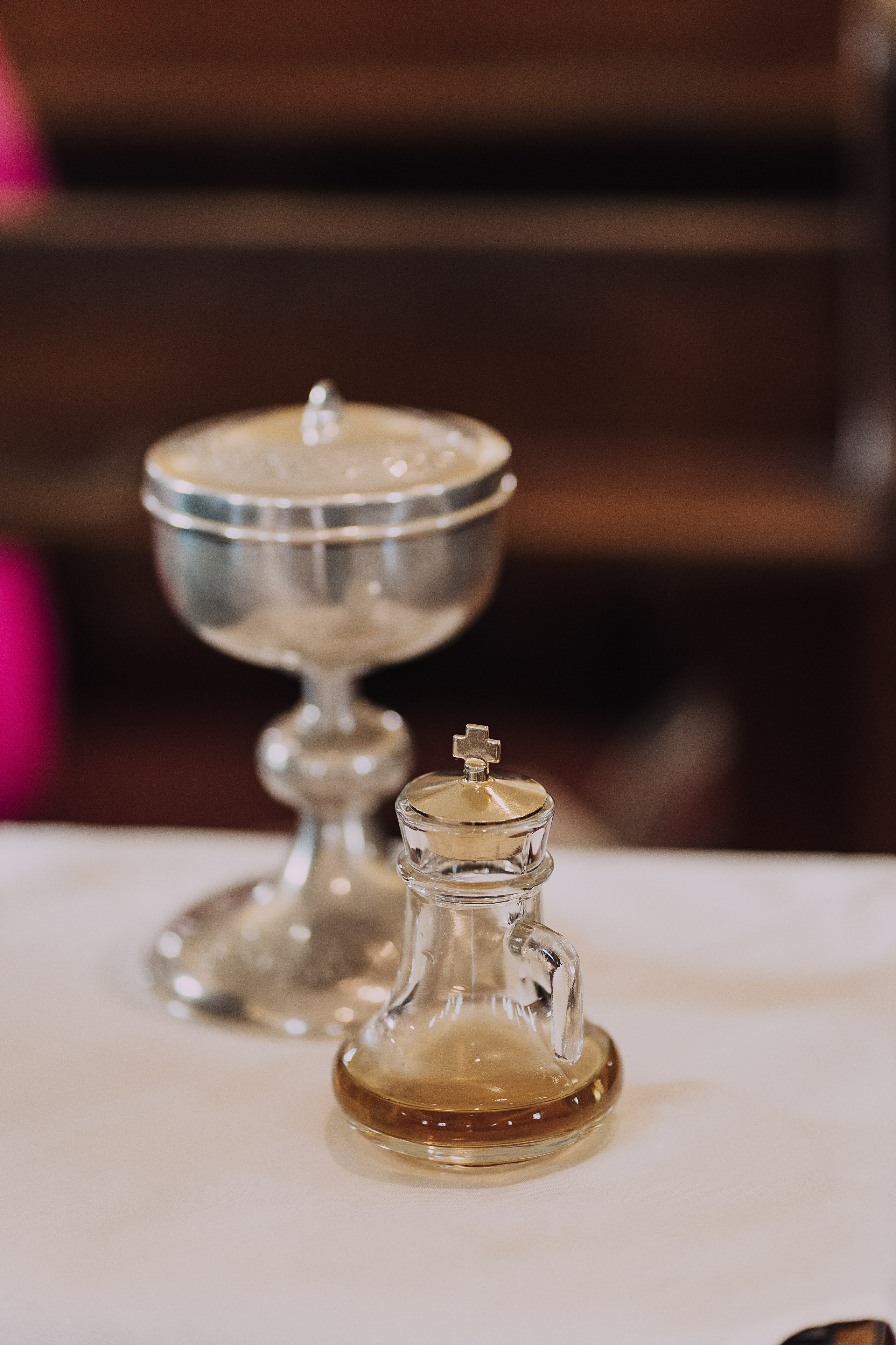 Megan & Oneias. Main