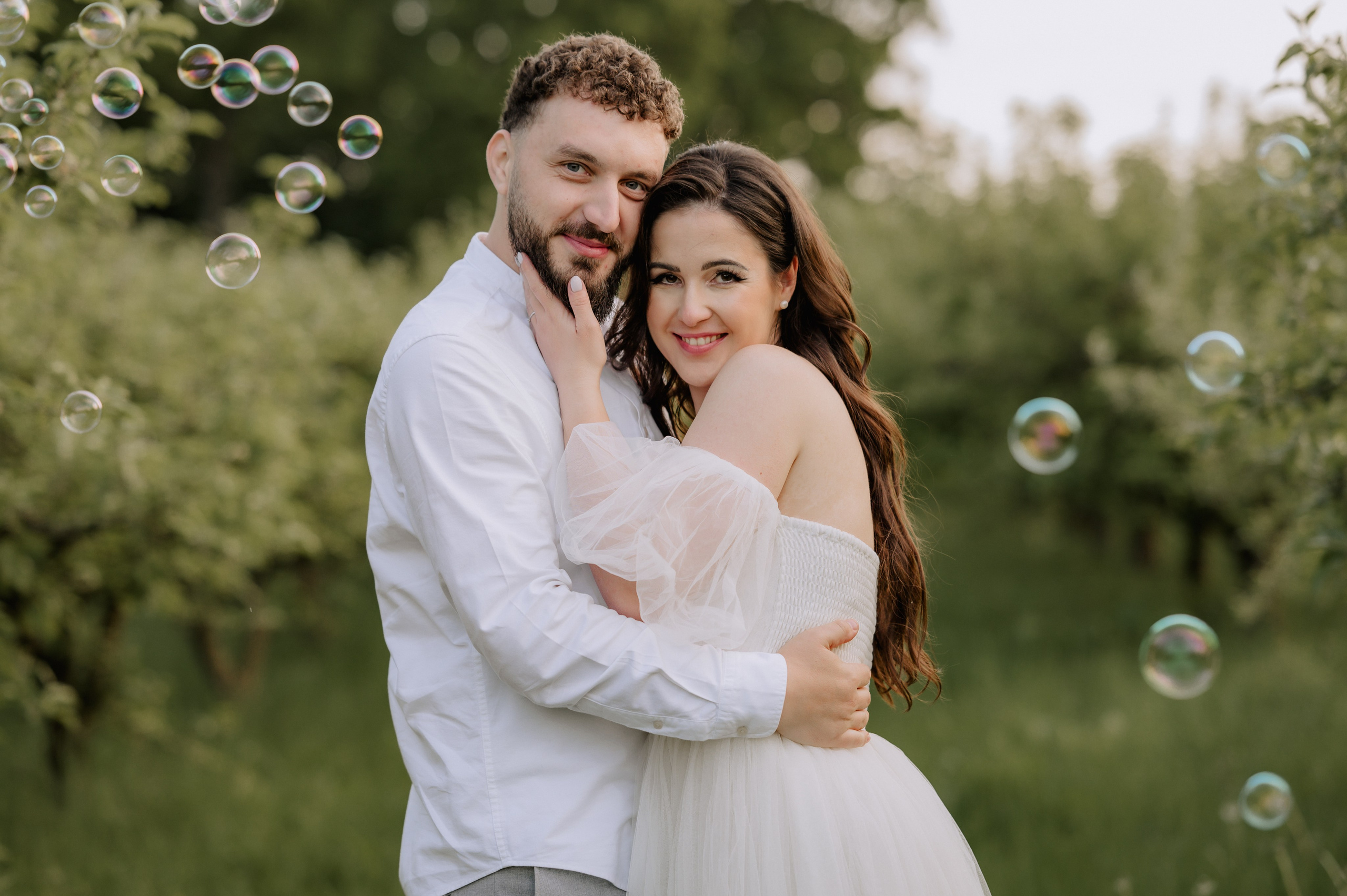 Magda + Andrei | Lovers in the garden. Proud Vision Weddings | Wedding Photography & Film — Servicii profesionale Foto Video Nunta Iasi