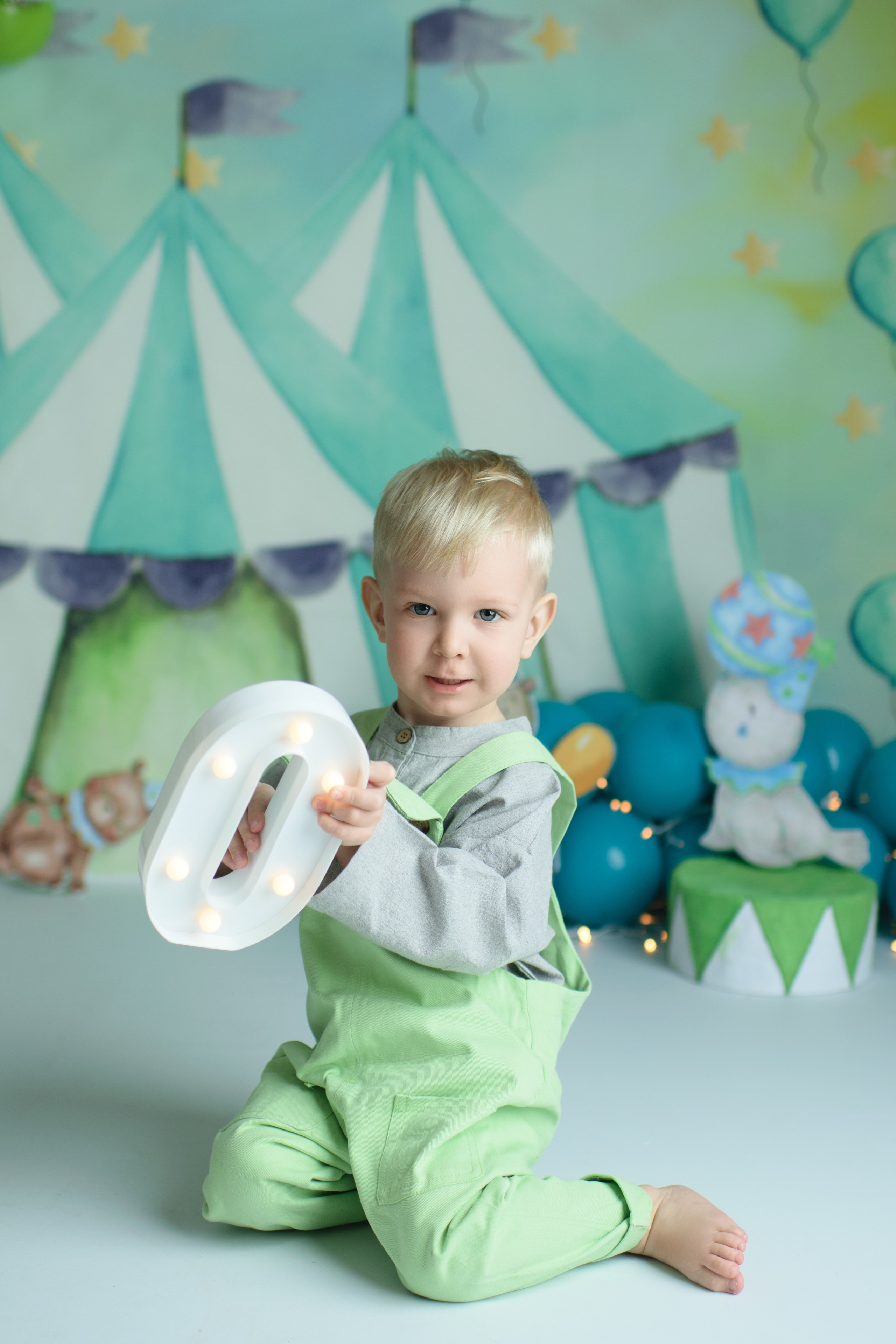 Cake Smash Fotoshooting zum ersten, zweiten Geburtstag. Neugeborene, Baby Fotografin in Düren (NRW) - Vitalina Unruh