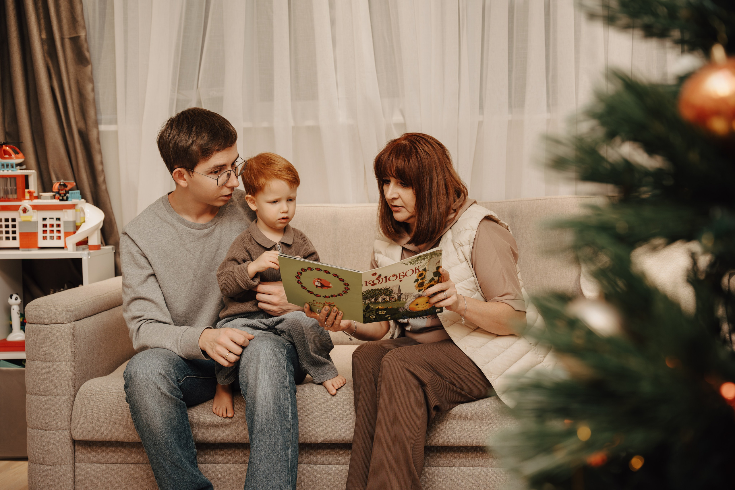 Семейная фотосессия в Батуми в квартире. Портретный и свадебный фотограф в Батуми Валерия Азаренко