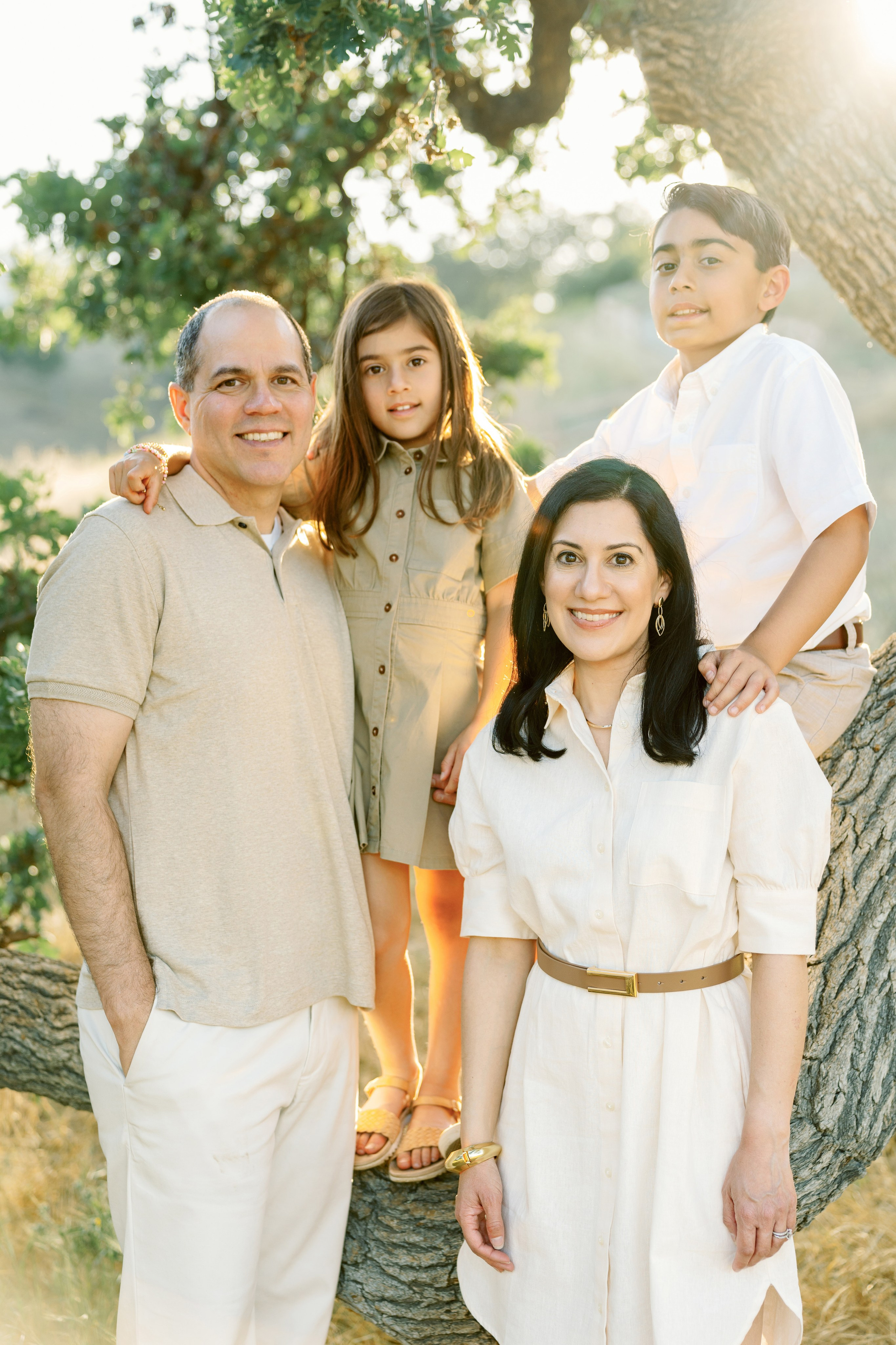 California, Los Angeles, Santa Clarita Family Photoshoot. Wedding Photography & Videography Team in California, Los Angeles, San Francisco, San Diego and Travel