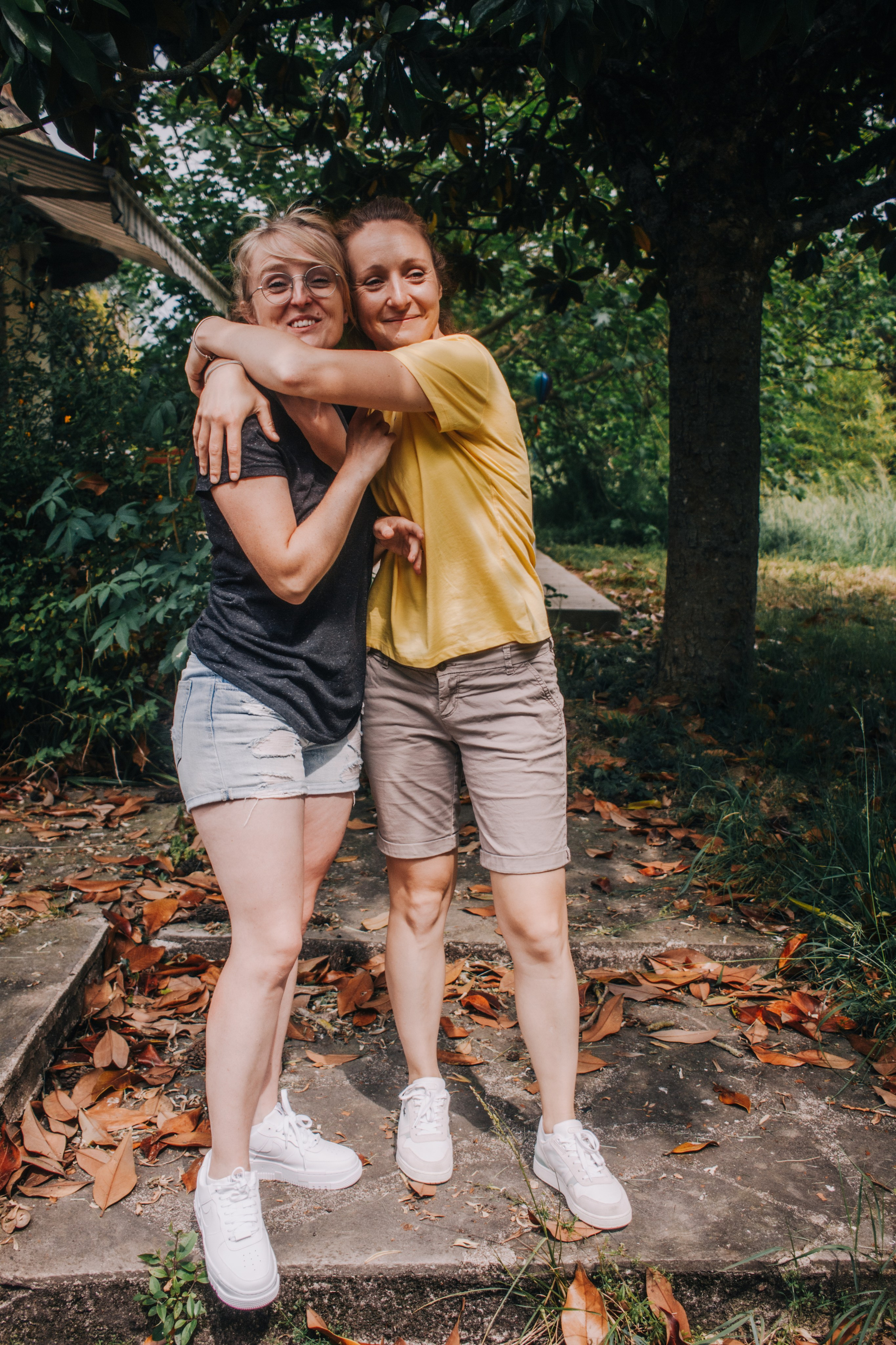 Anais et Tiffany. Photographe professionnelle à Poitiers, Tours et Châtellerault | Studio photo entre Poitiers et Tours – portraits, familles, entreprises, ma