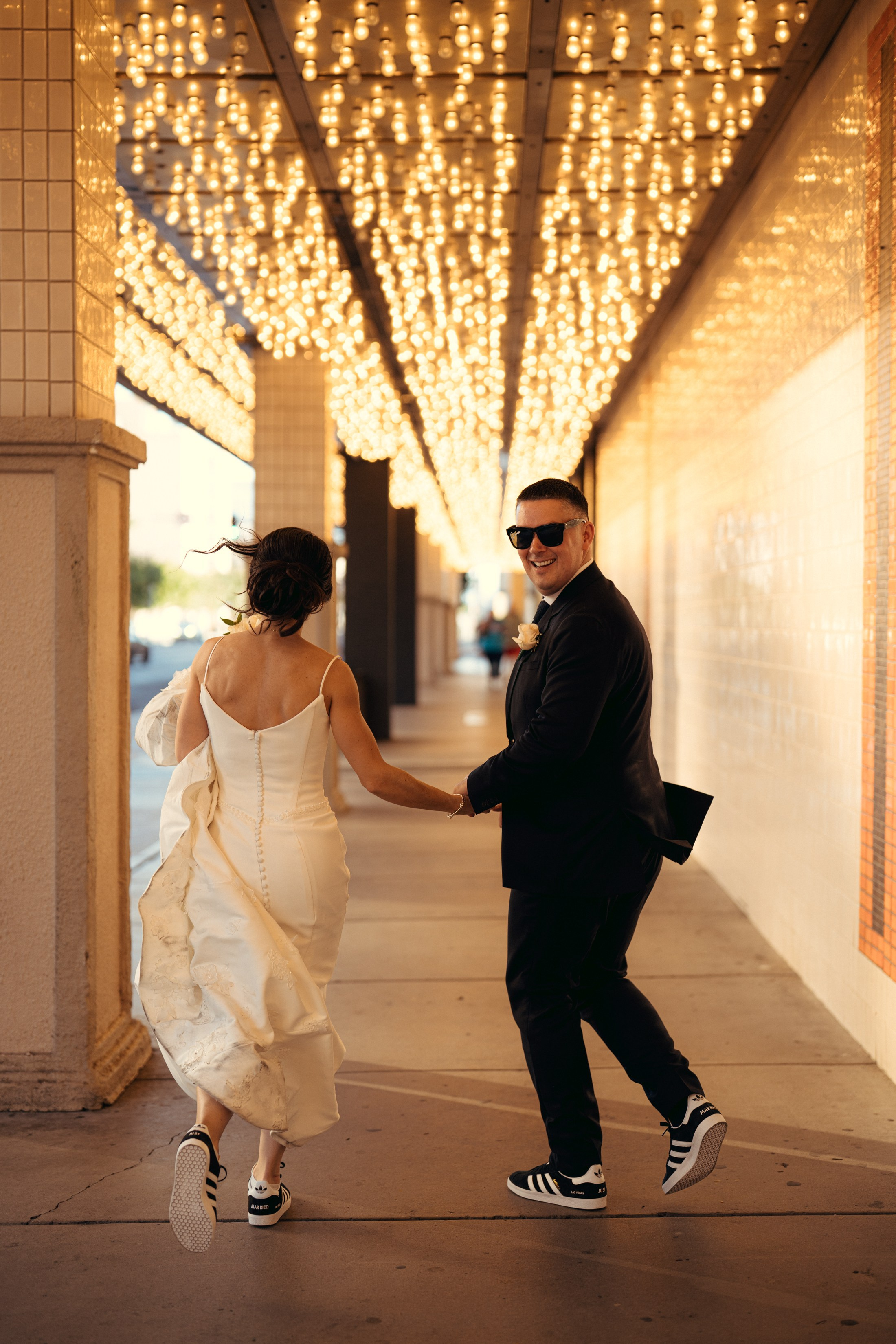 Lara&Dan. Wedding & elopement photographer Viktoriya Kravtsov. Las Vegas