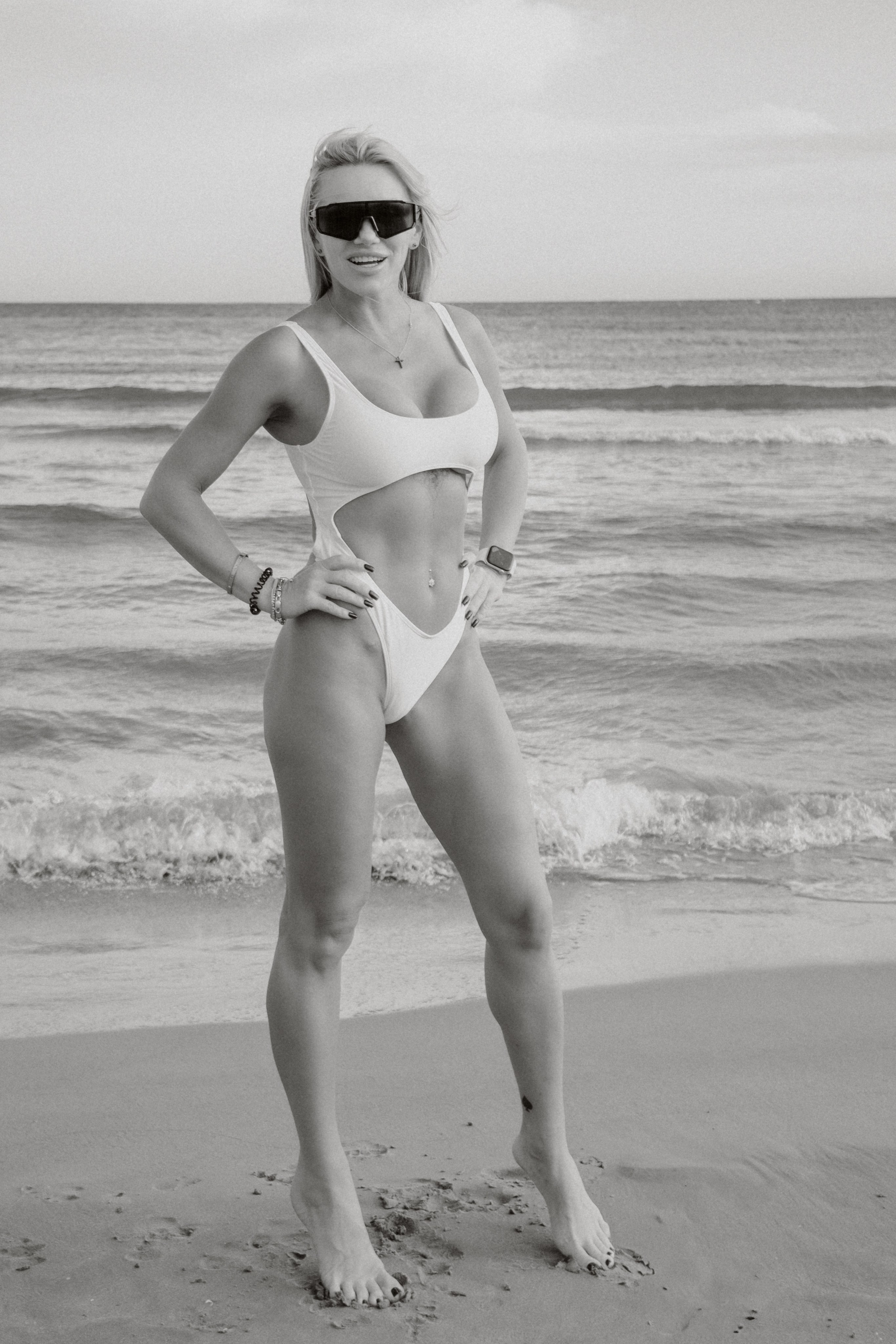 Sesión individual en la playa. Fotografía profesional en Calafell - Elena Medvedeva