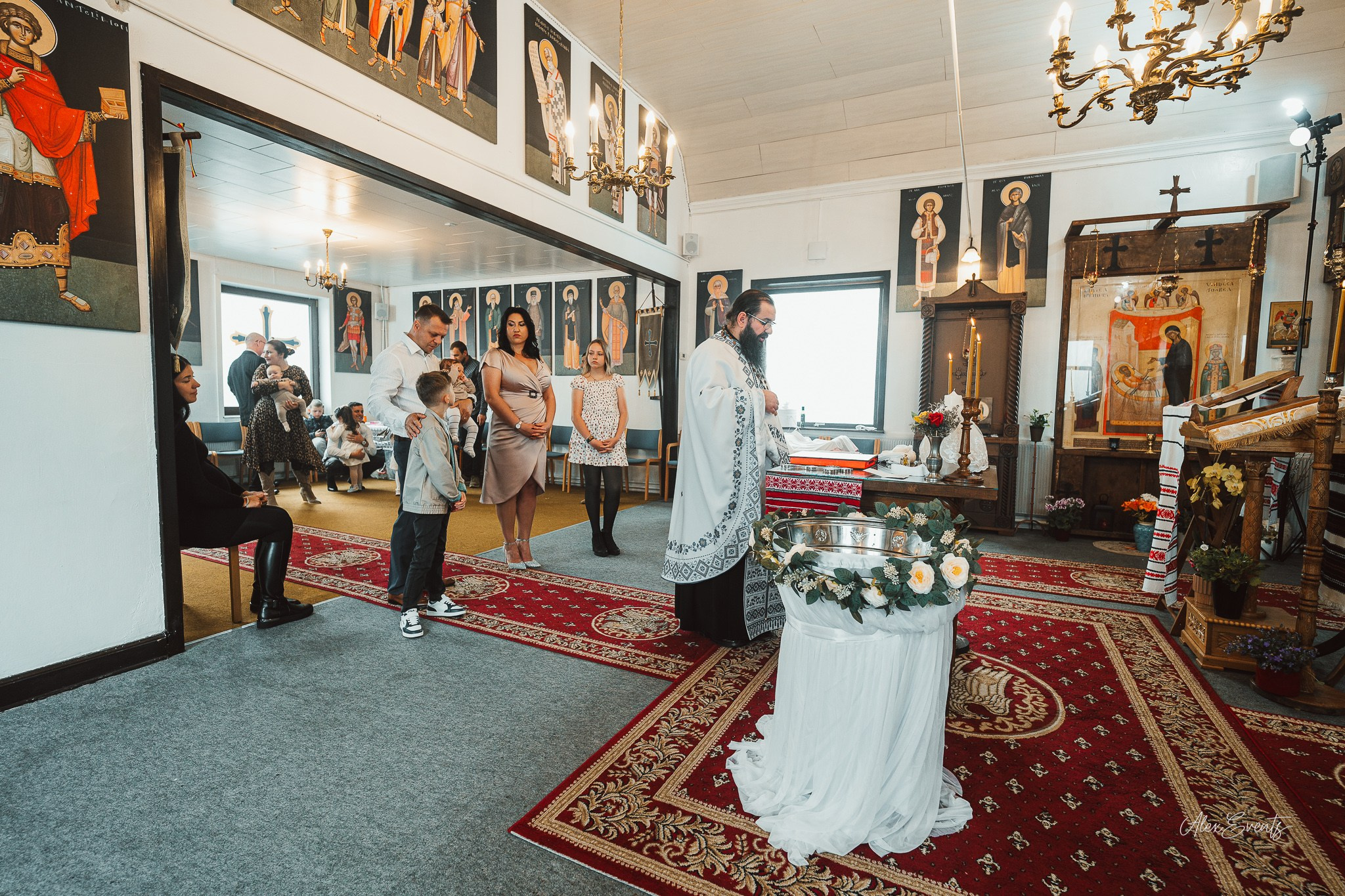 Botez autentic romanesc fotografiat la biserica din Agerbæk Danemarca. AlexEvents Fotograf / Videograf de evenimente Danemarca DK Horsens, Arhus, Odense, Vejle.Nunta, botez, foto-studio