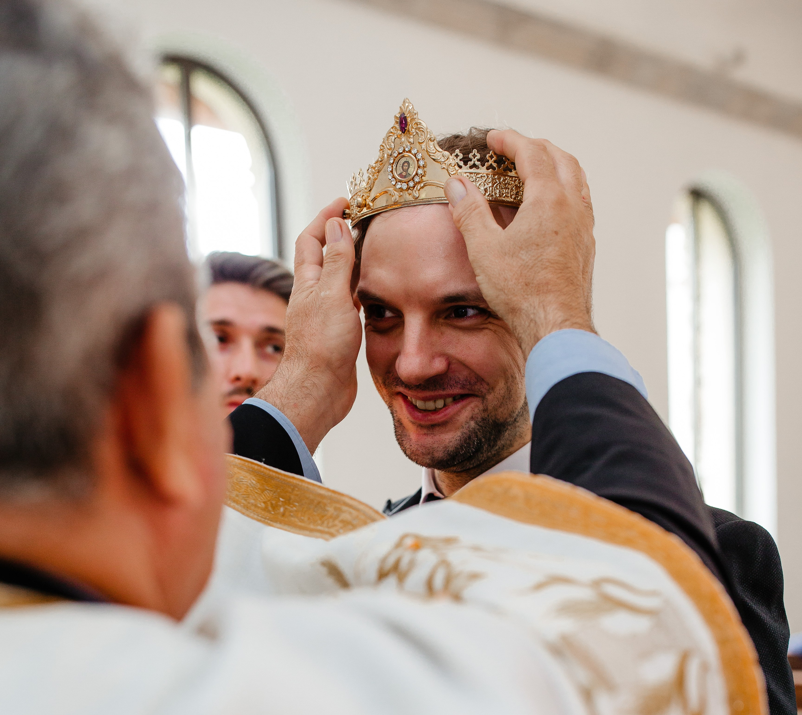 Nunta Elena & Tudor — Fotografie de nuntă în stil natural și elegant. Rares Bucur is a professional wedding photographer based in Cluj-Napoca, Romania, specializing in wedding photography