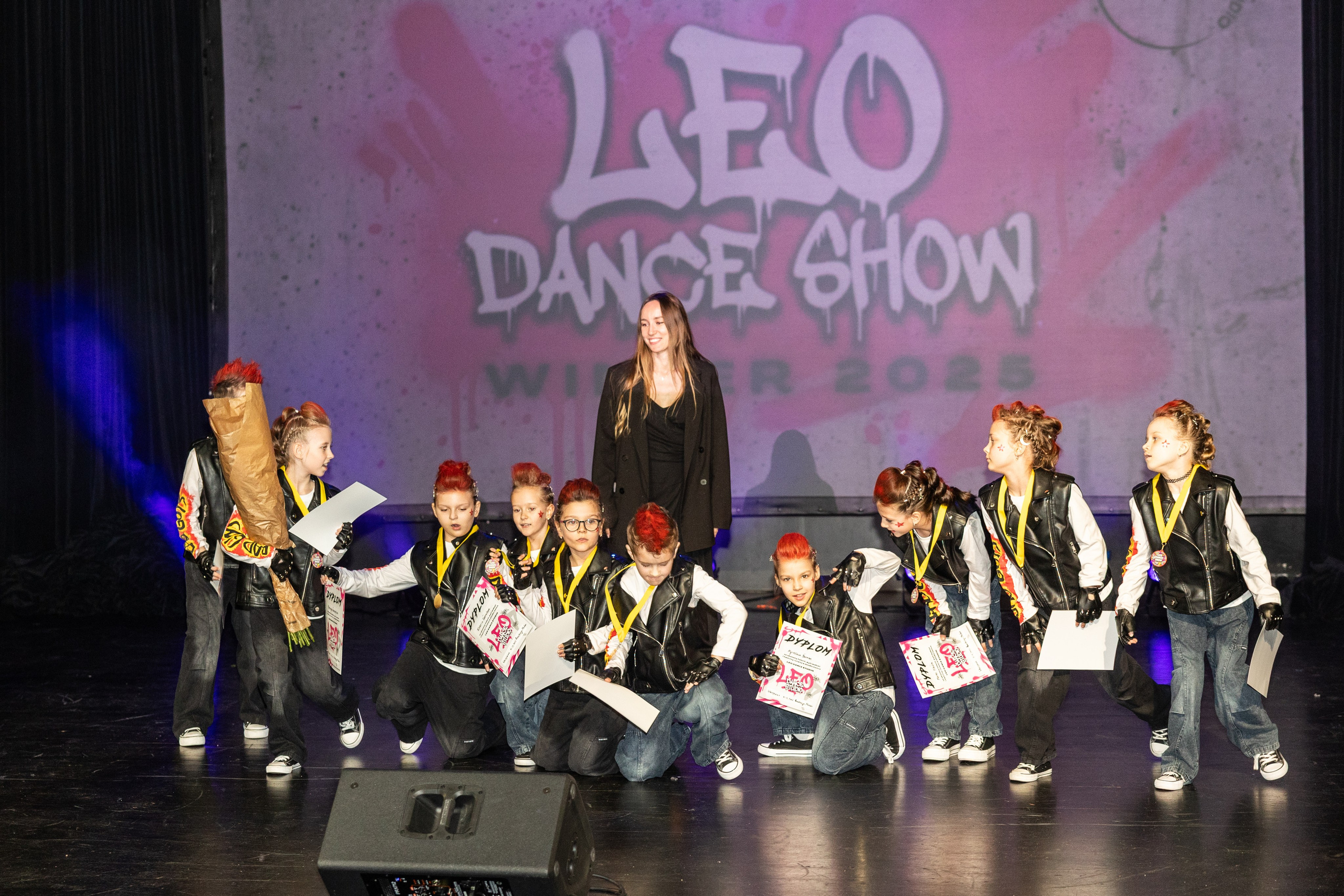 LEO DANCE SHOW WINTER 2025. Семейный и детский фотограф в Варшаве Мила Бобровская