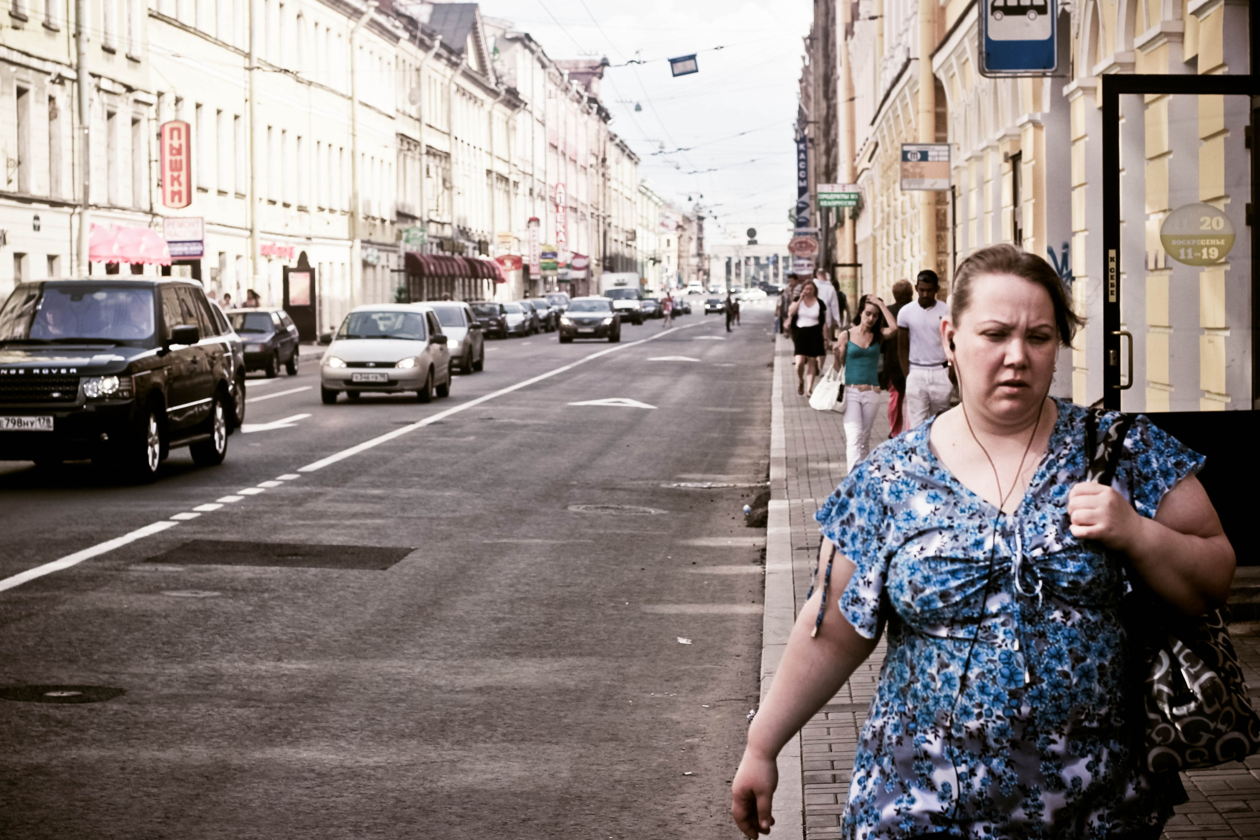 2011. Стрит-фотография, полная абсурда, идиотизма и красоты