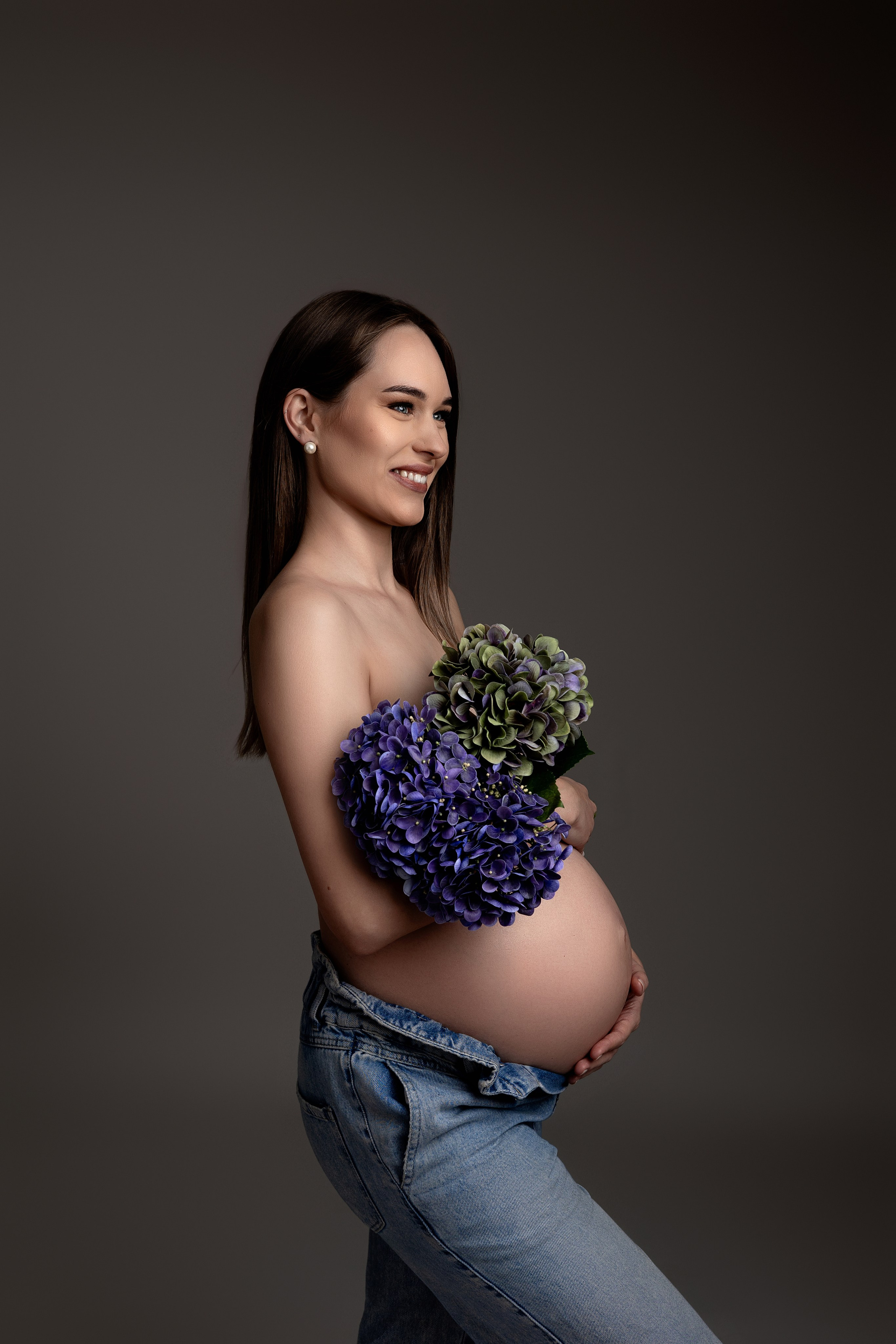 Babybauch. Neugeborene- Schwangerschaft- und Kinder Fotografin in Lehre