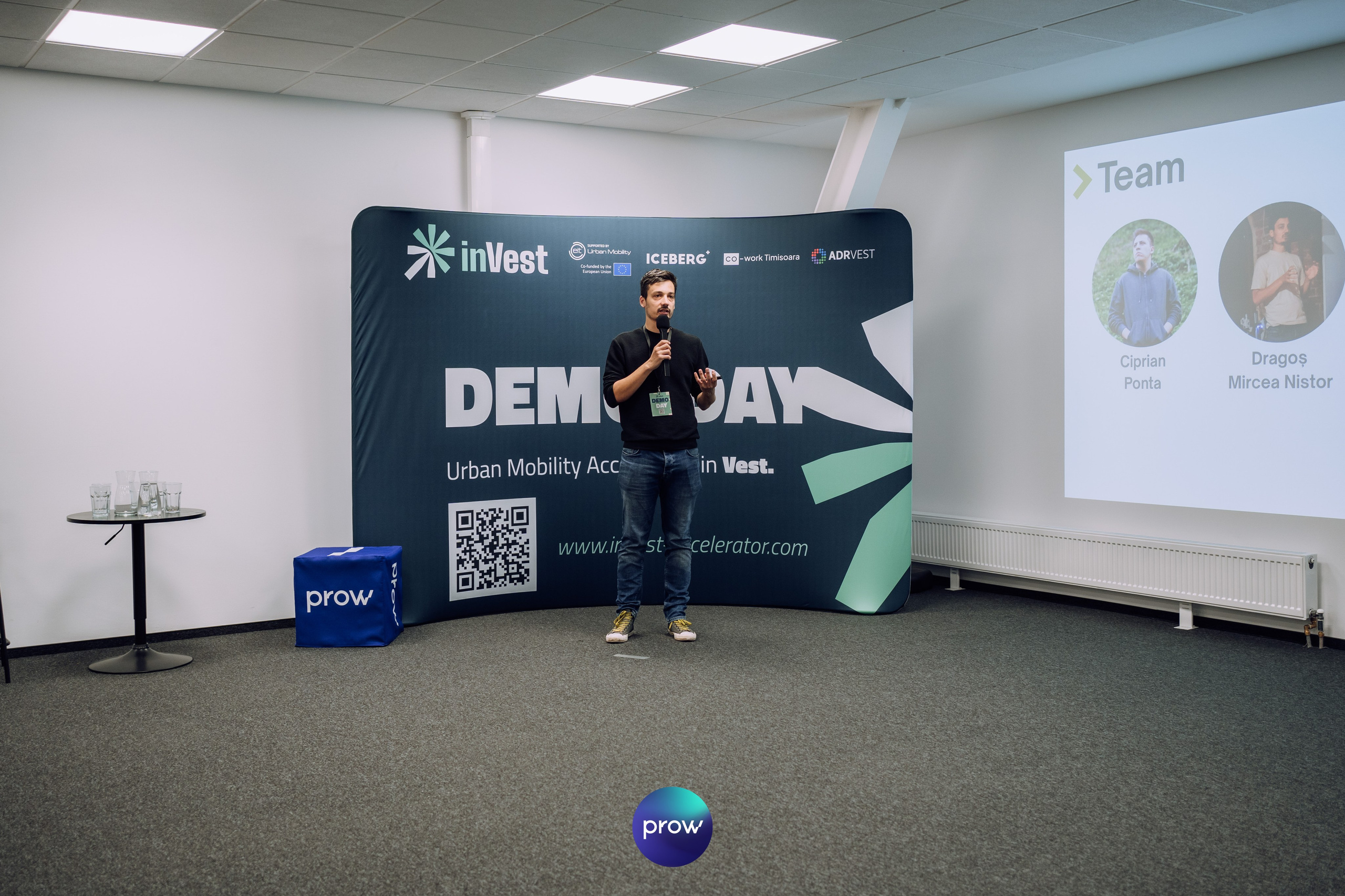 InVest DemoDay @ Cowork. Cozac Cristian Photographer