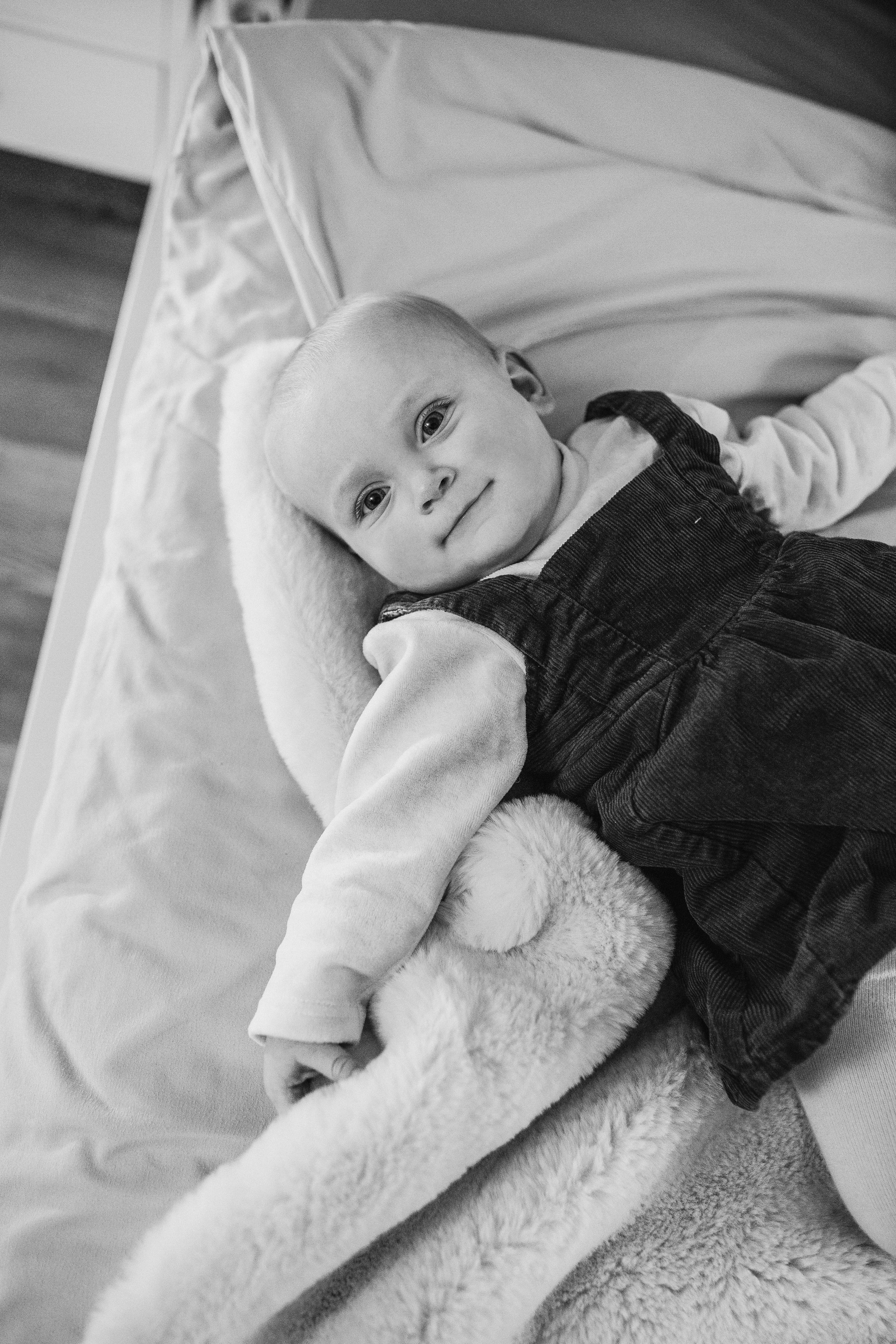 Cozy home family shooting. Photographer Rouen, France