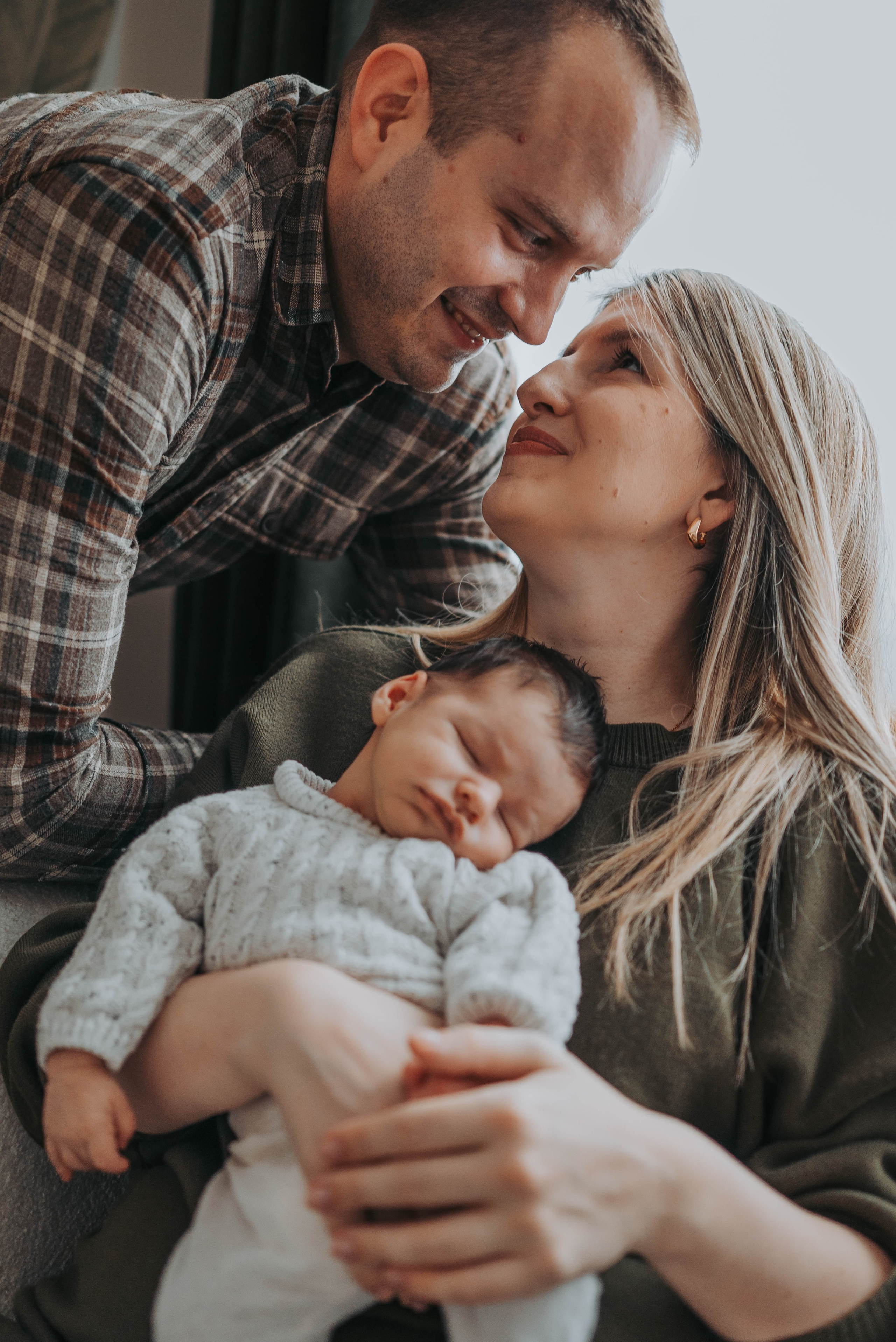 Vuk - fotografisanje bebe kod kuće. Dečiji i porodični fotograf