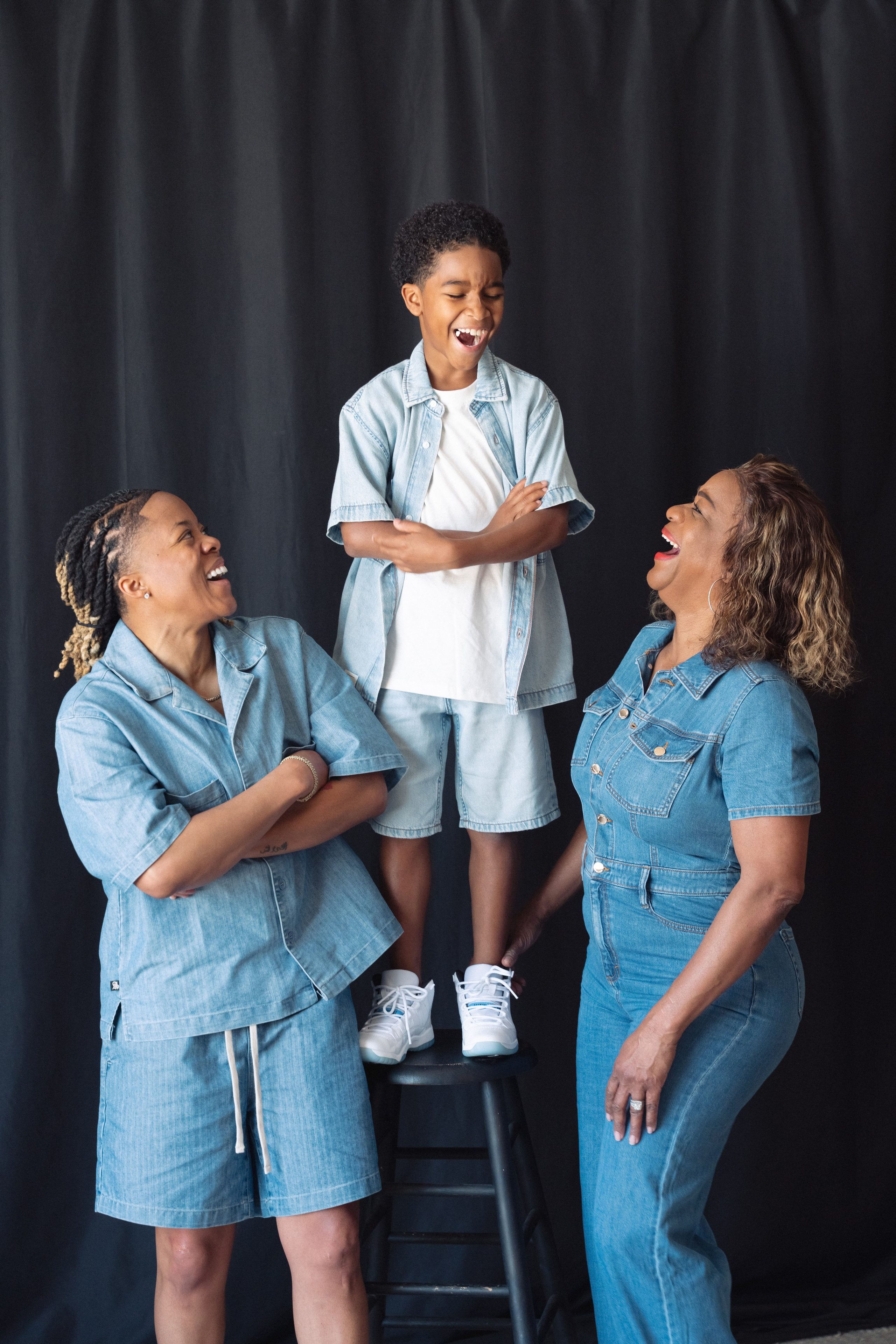 Santa Monica Family photographer. Los Angeles family photographer. Family photography. Family photoshoot. Maternity photoshoot. Beach family photoshoot. Home family photoshoot. Maternity beach photoshoot. Family holiday photoshoot. Family photographer. Photographer for families