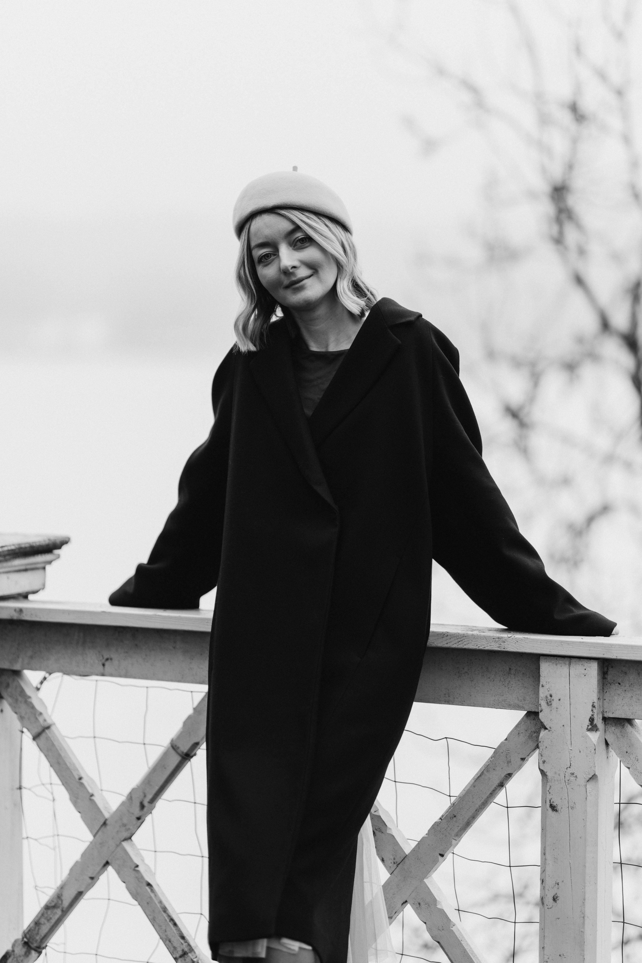 Woman phoshoot. Wedding and potrait photographer in Helsinki Vickan O