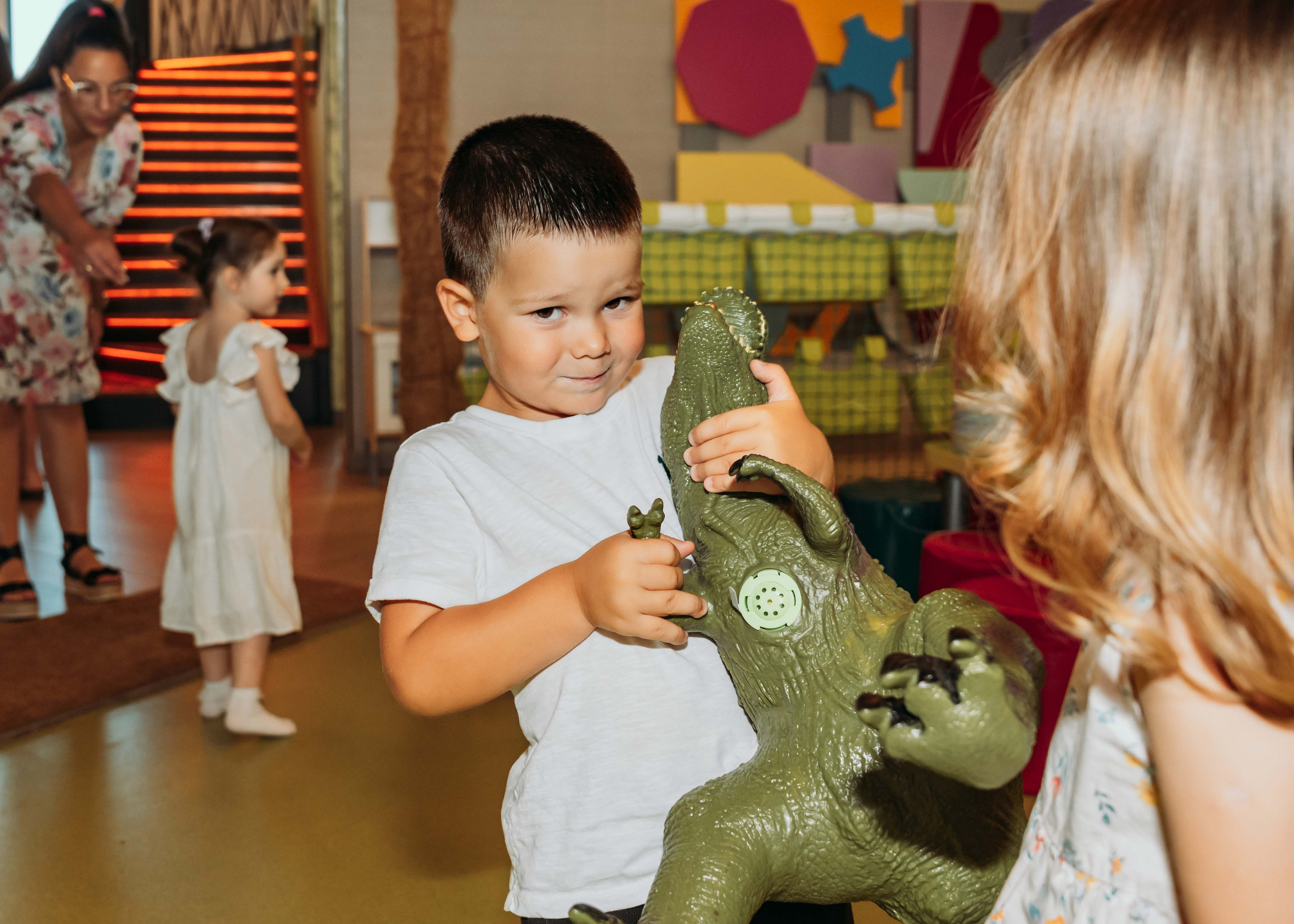 FOTOGRAFISANJE ROĐENDANA. DEČIJI FOTOGRAF BEOGRAD|NOVOGODISNJE FOTOGRAFISANJE|CAKE SMASH