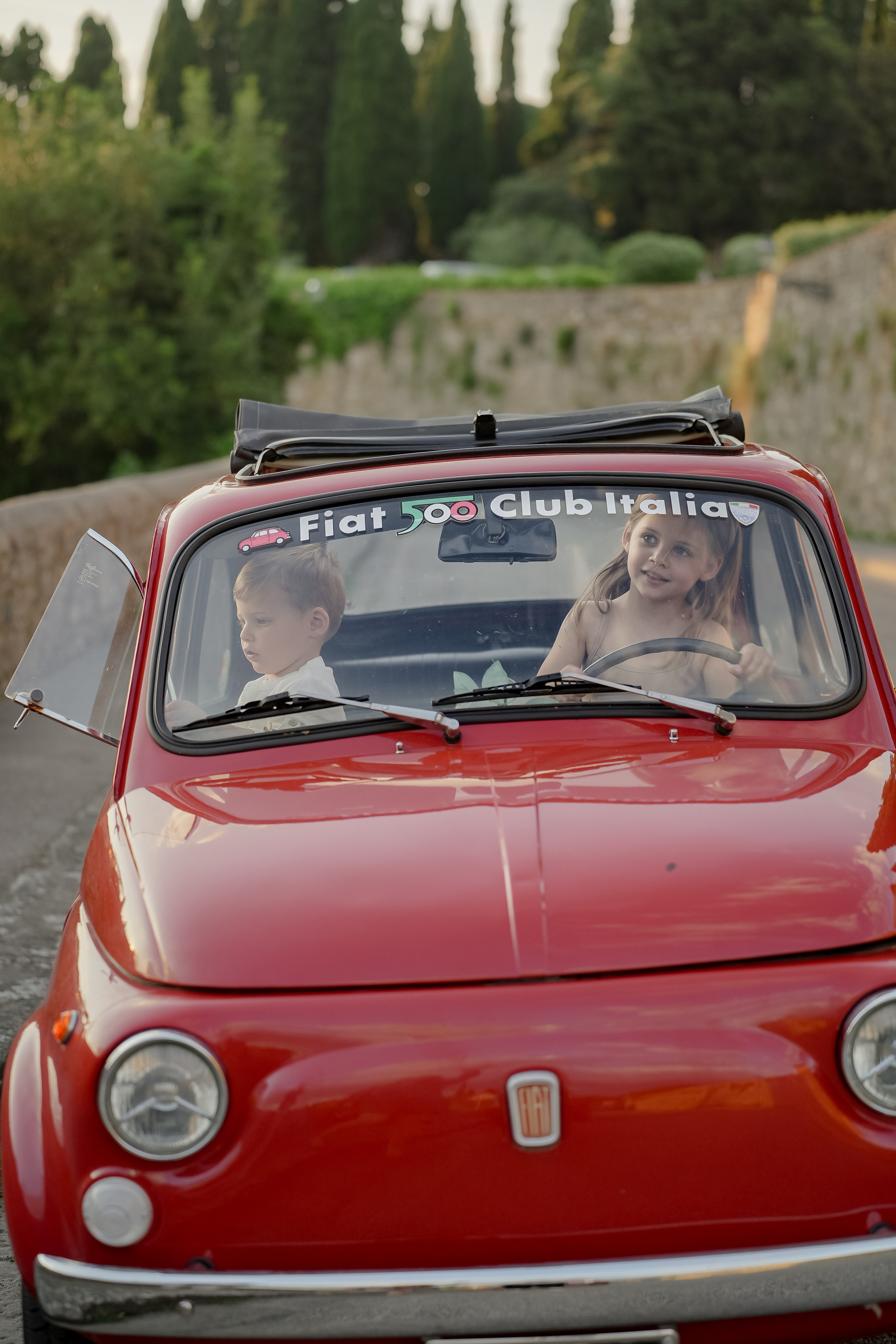 Jessica & Family. Wedding Photographer in Italy