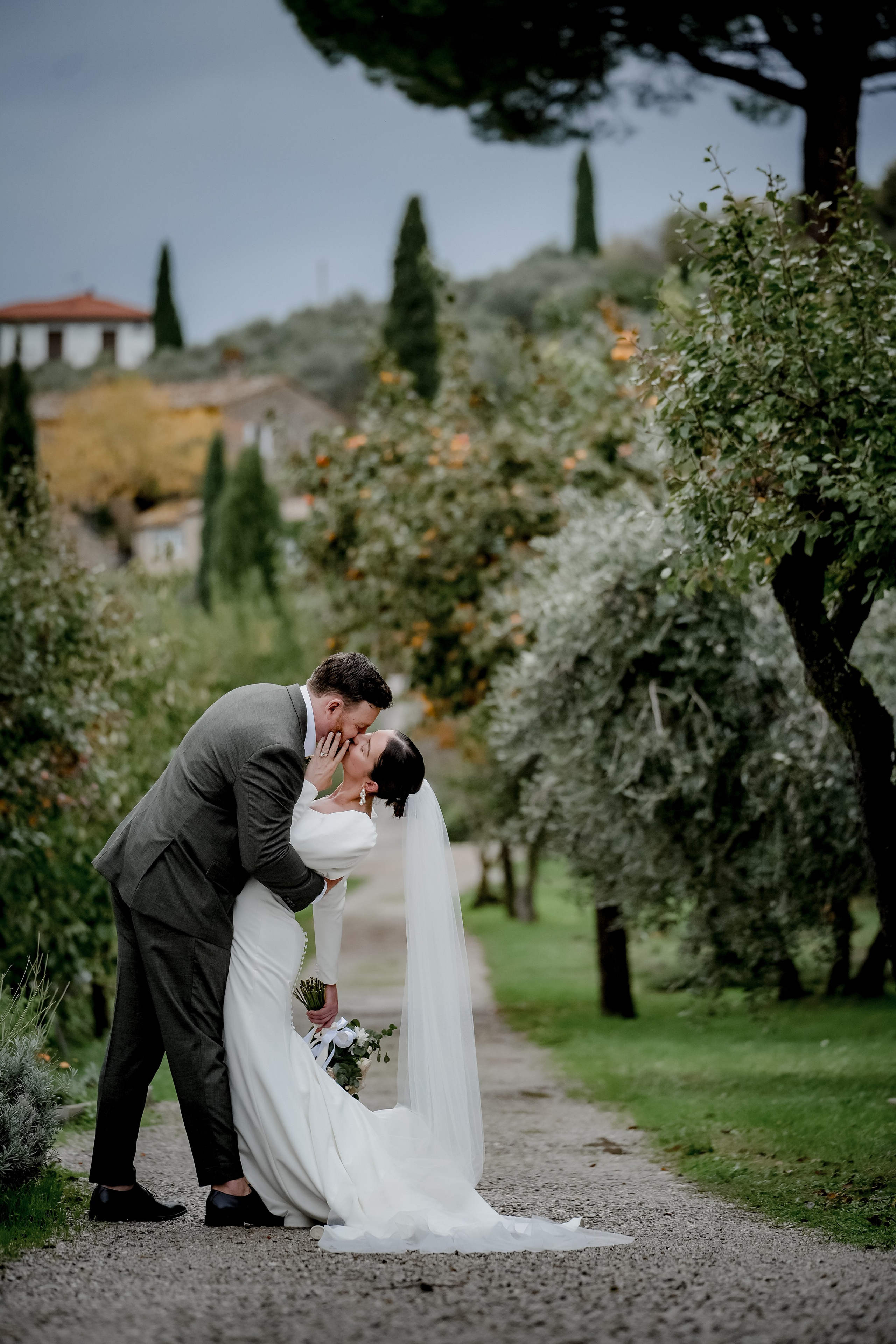 Elopment in Cortona. Villa Falconiere. Wedding Photographer in Italy