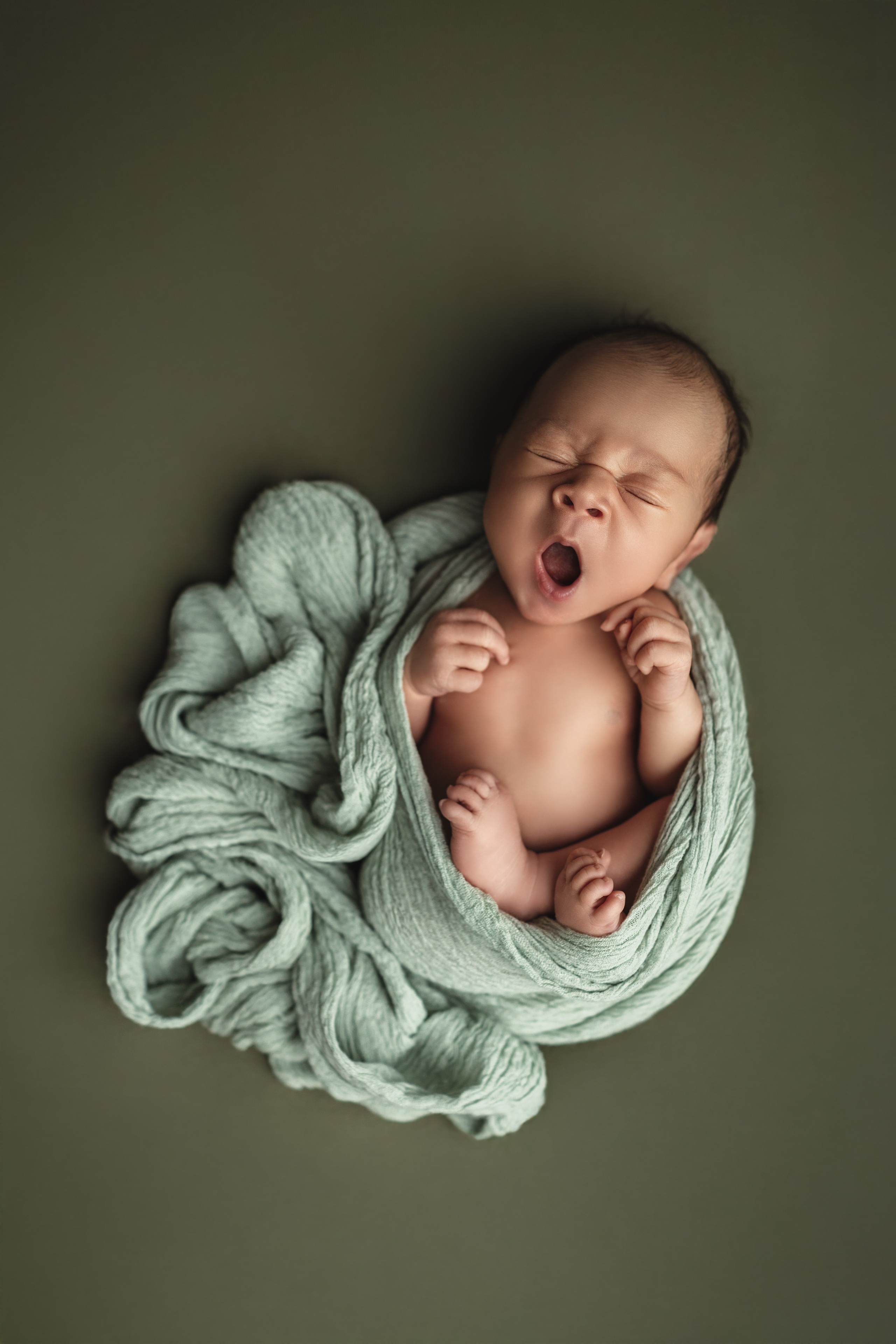 Newborn Classic. Newborn, kids, family photographer based near Zurich, Switzerland