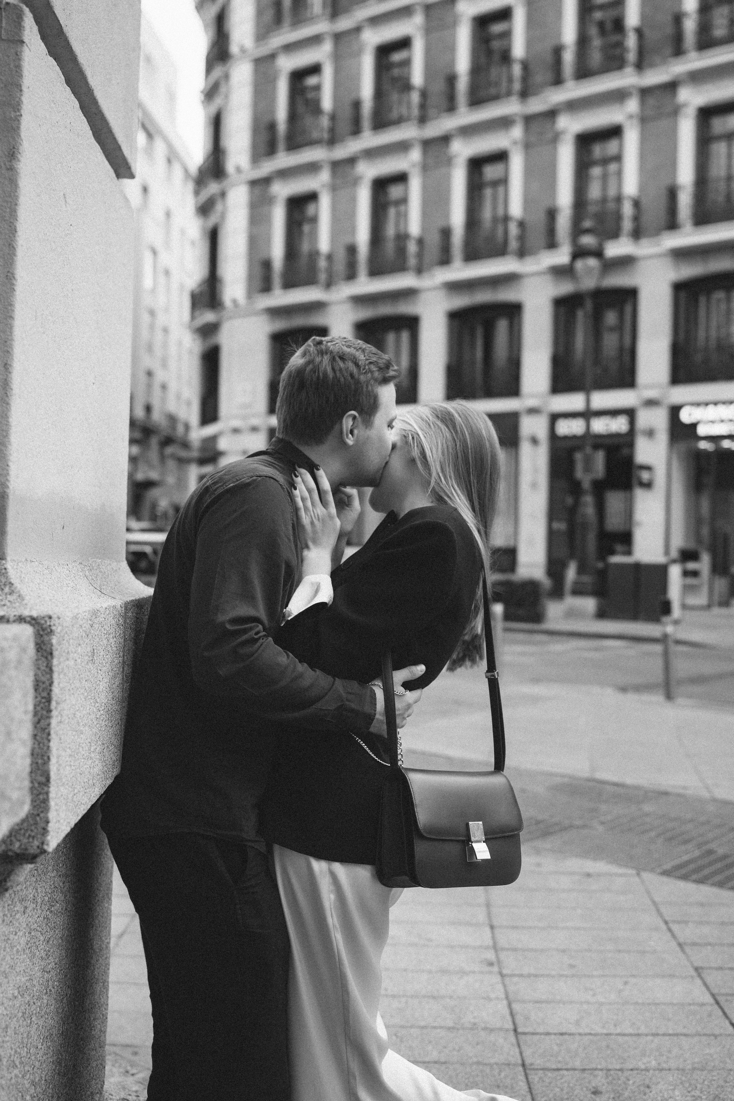 Marriage Proposal in Madrid historic Center. Photographer in Madrid, Spain. Alyona Belyaninova