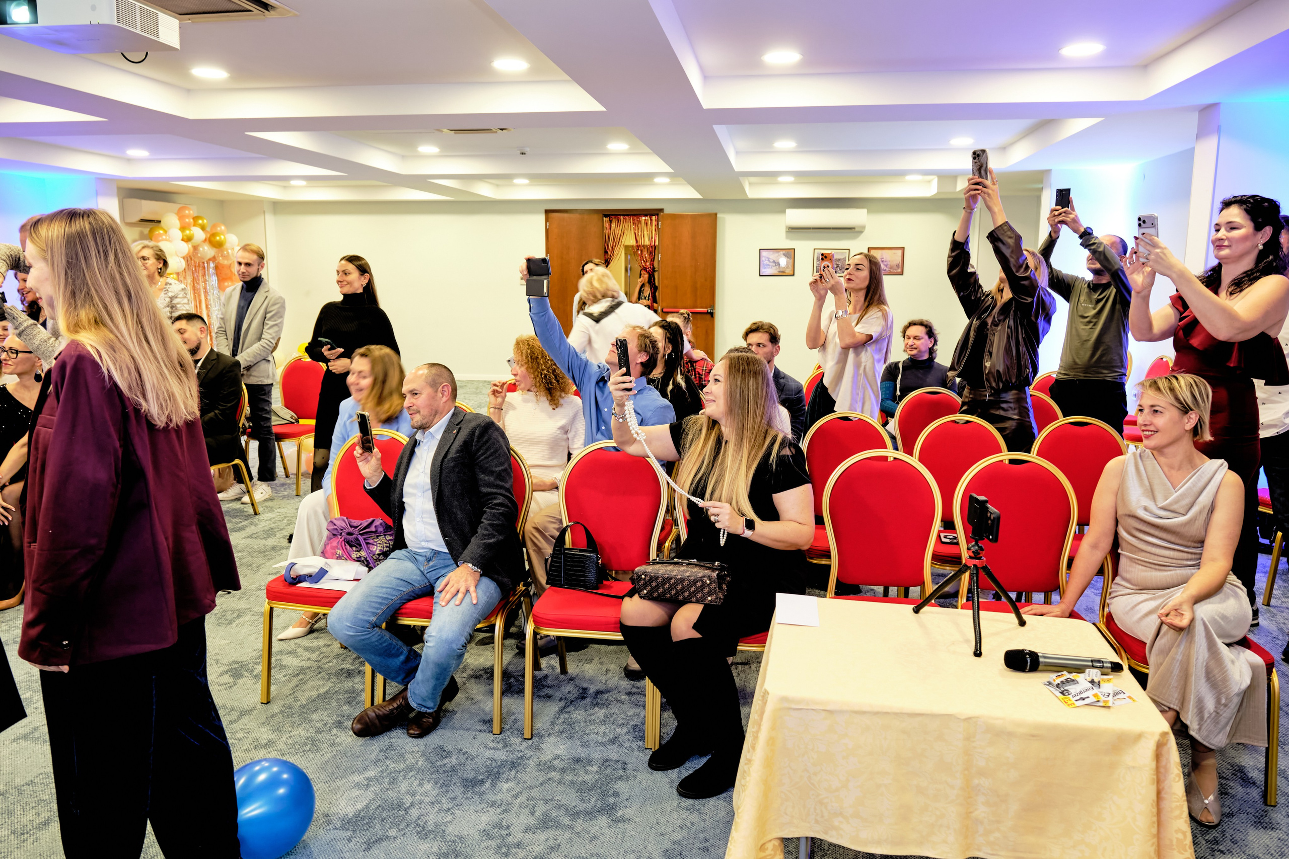 Фоторепортаж з благодійного Новорічного балу у Чорногорії. Портретний фотограф Альона Новгородцева