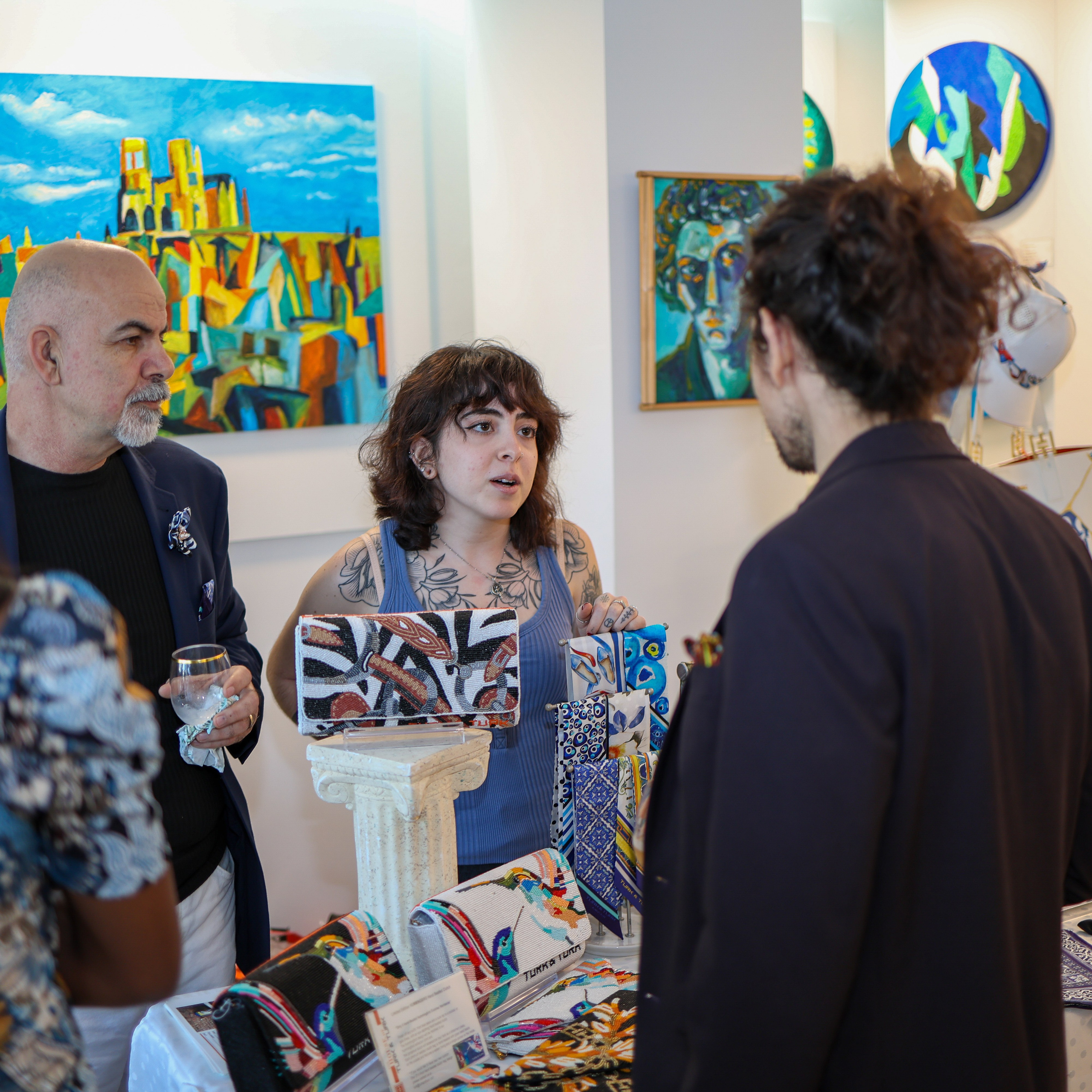 Paradise Coast Lifestyle Magazine. Out and About 239