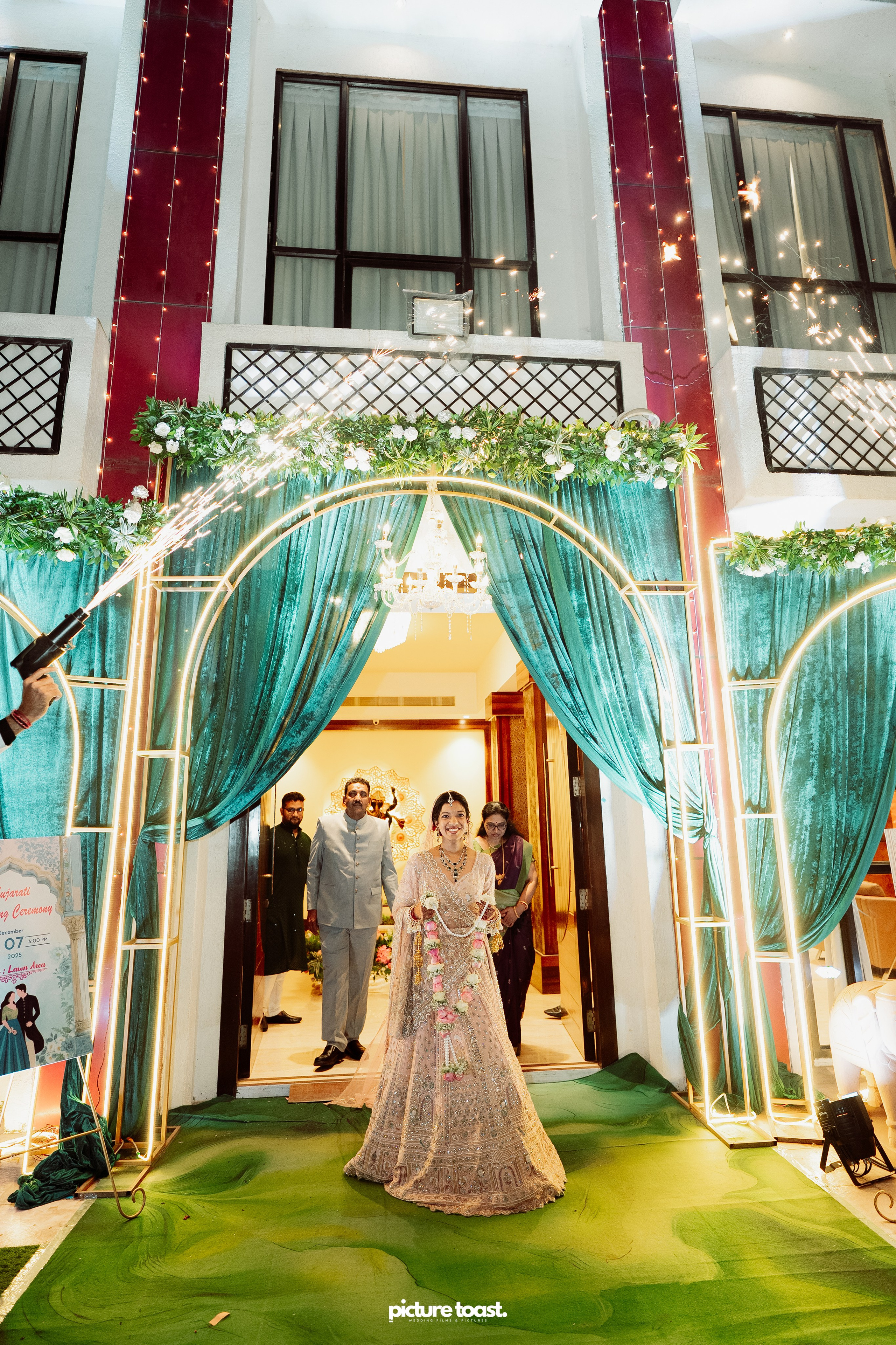 Gujarathi Wedding! Ft. Sahil & Thanima. Fine art Wedding Photographers in India & Canada