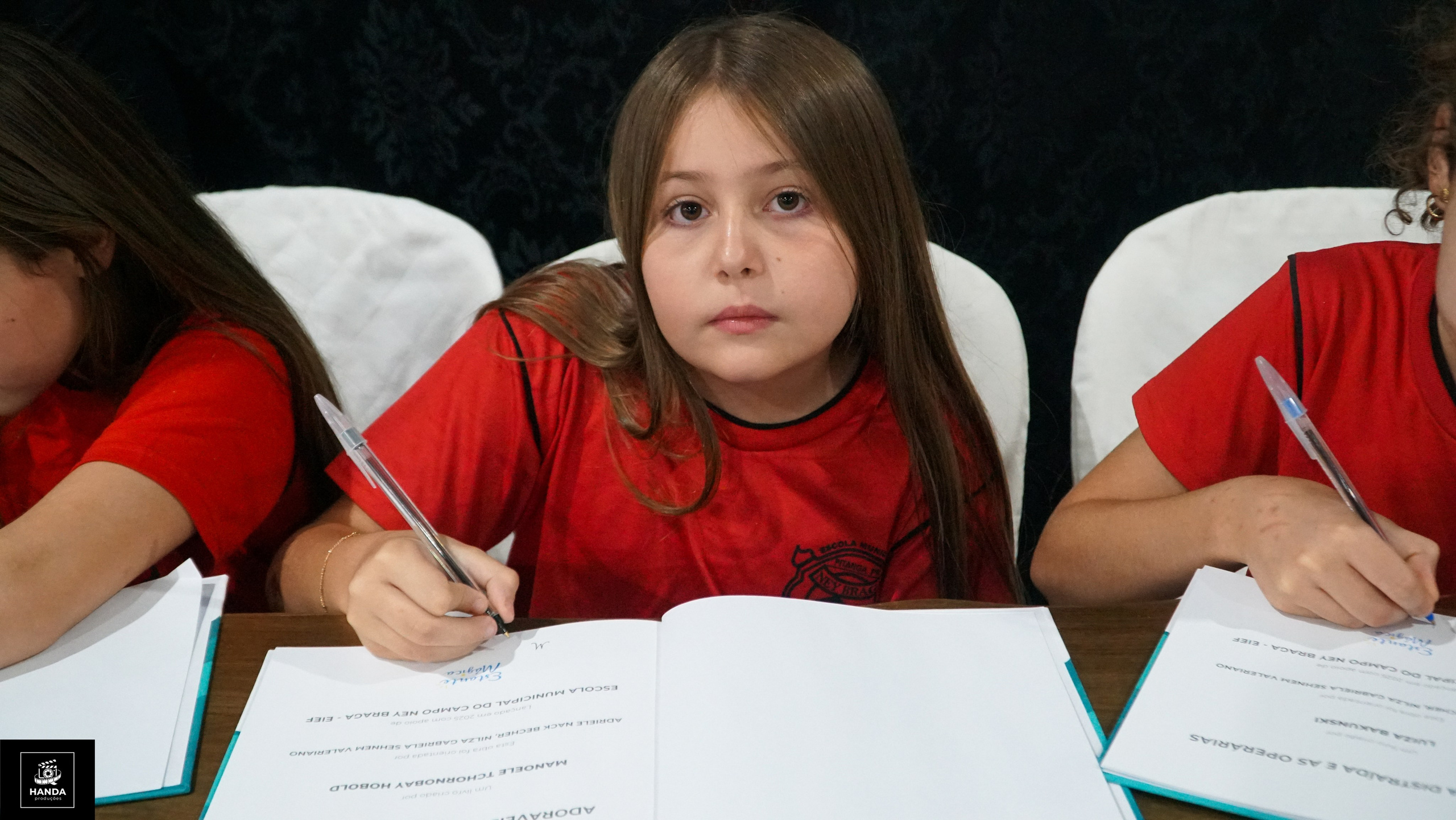 Noite autógrafos colégio Aurélio Buarque de Holanda. Handa Produções