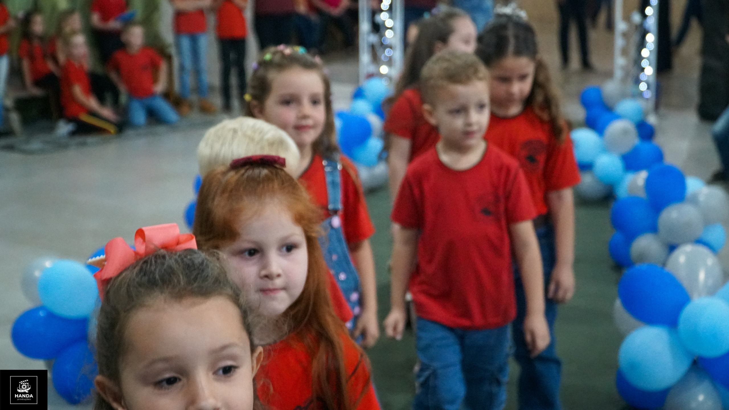 Noite autógrafos colégio Aurélio Buarque de Holanda. Handa Produções