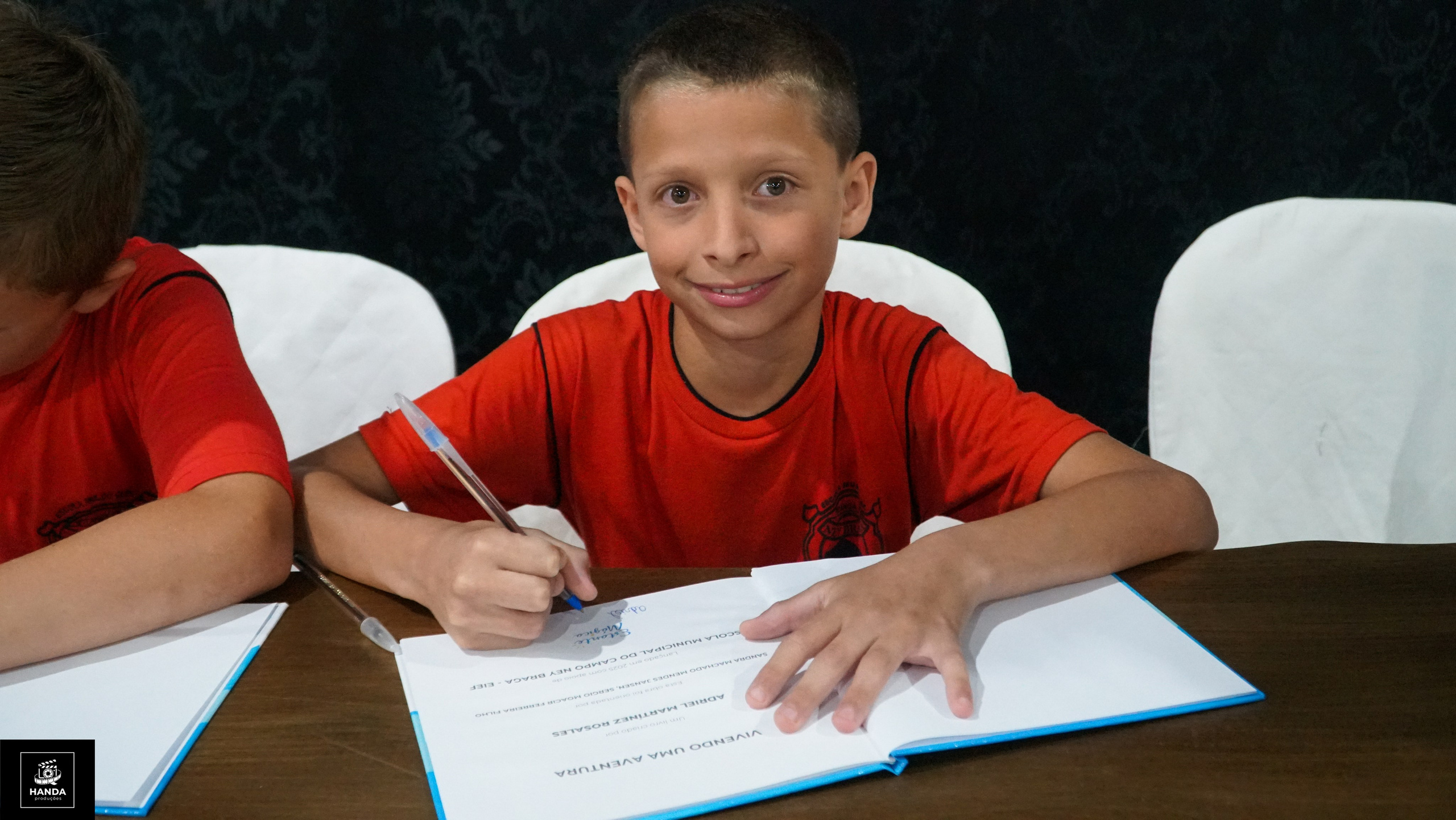 Noite autógrafos colégio Aurélio Buarque de Holanda. Handa Produções