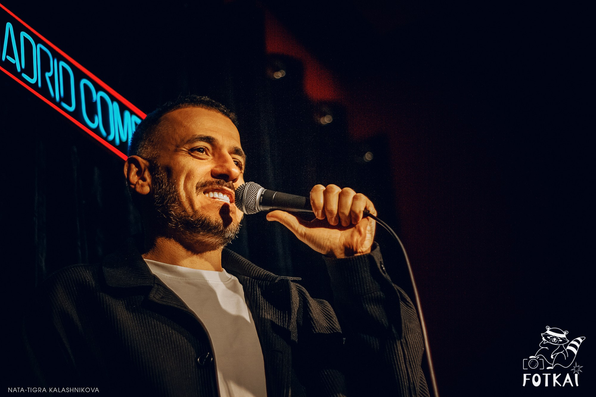 Eduard Matsaberidze en Madrid 14 de febrero 2026 — fotos del show de stand-up | FOTKAI