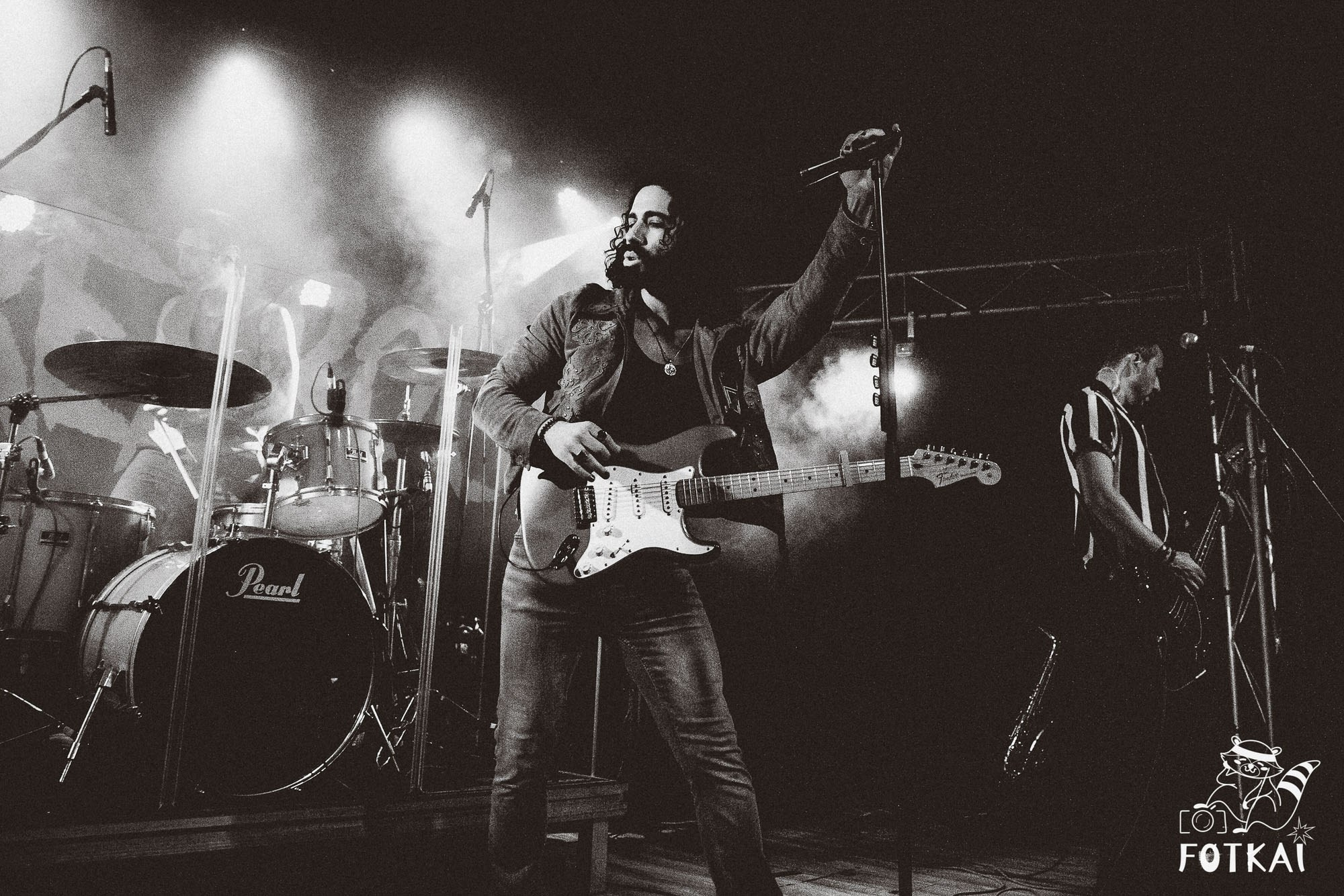 DENISDENIS — reportaje fotográfico del concierto en la Sala Marearock (Alicante) | FOTKAI